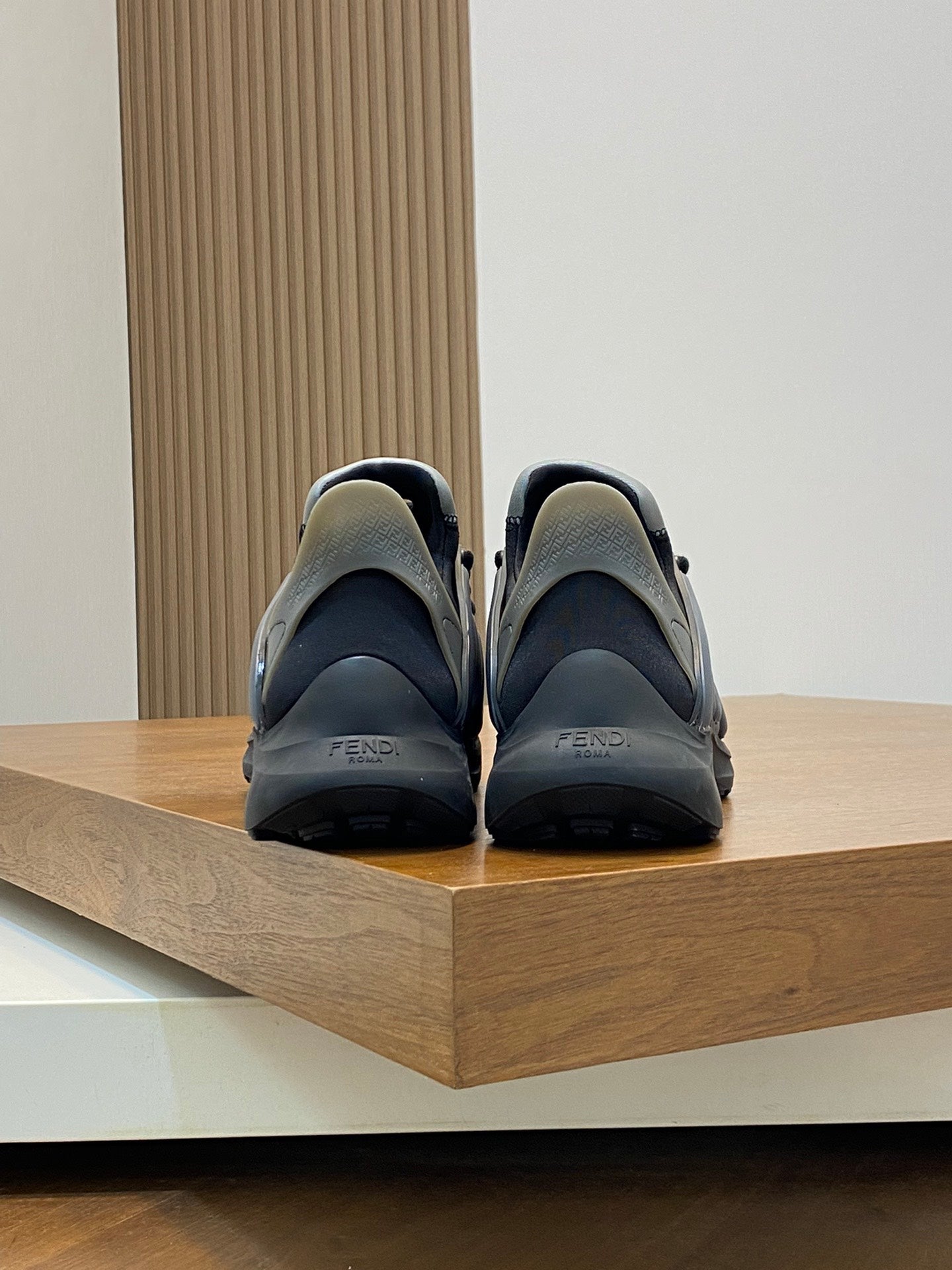 FENDI sneakers 36