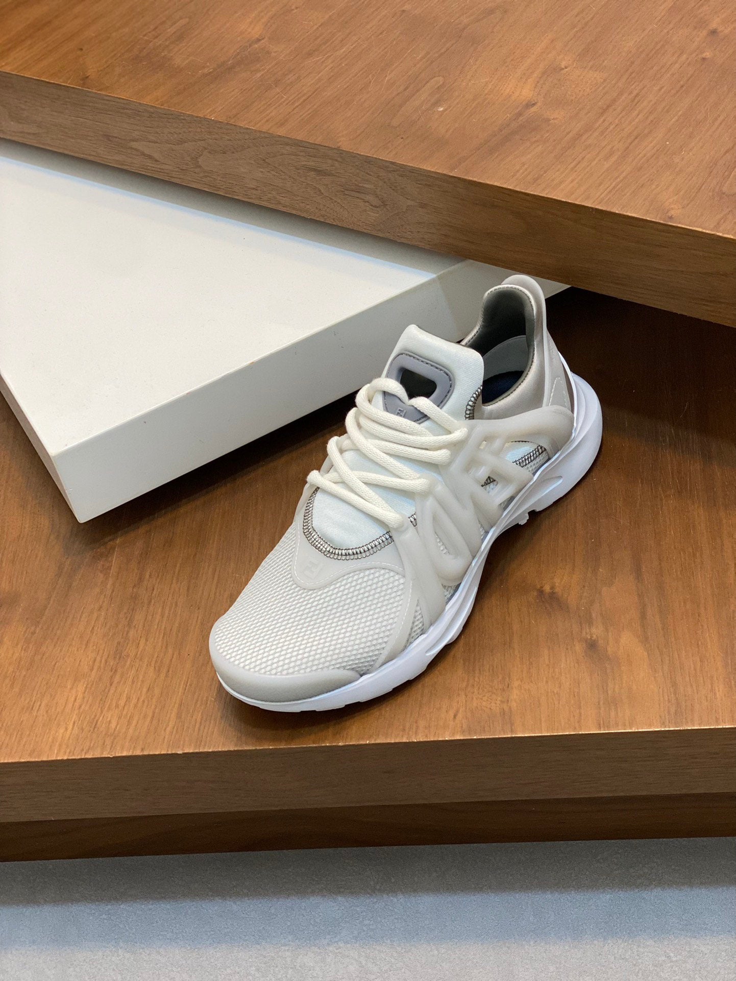FENDI sneakers 37