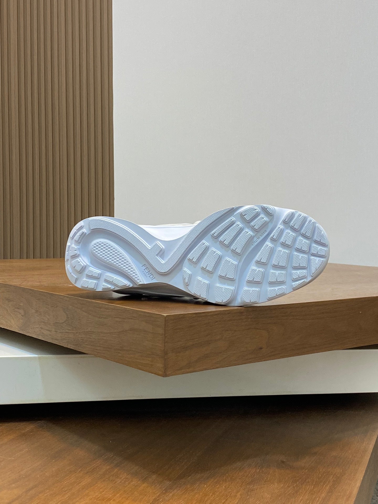 FENDI sneakers 37