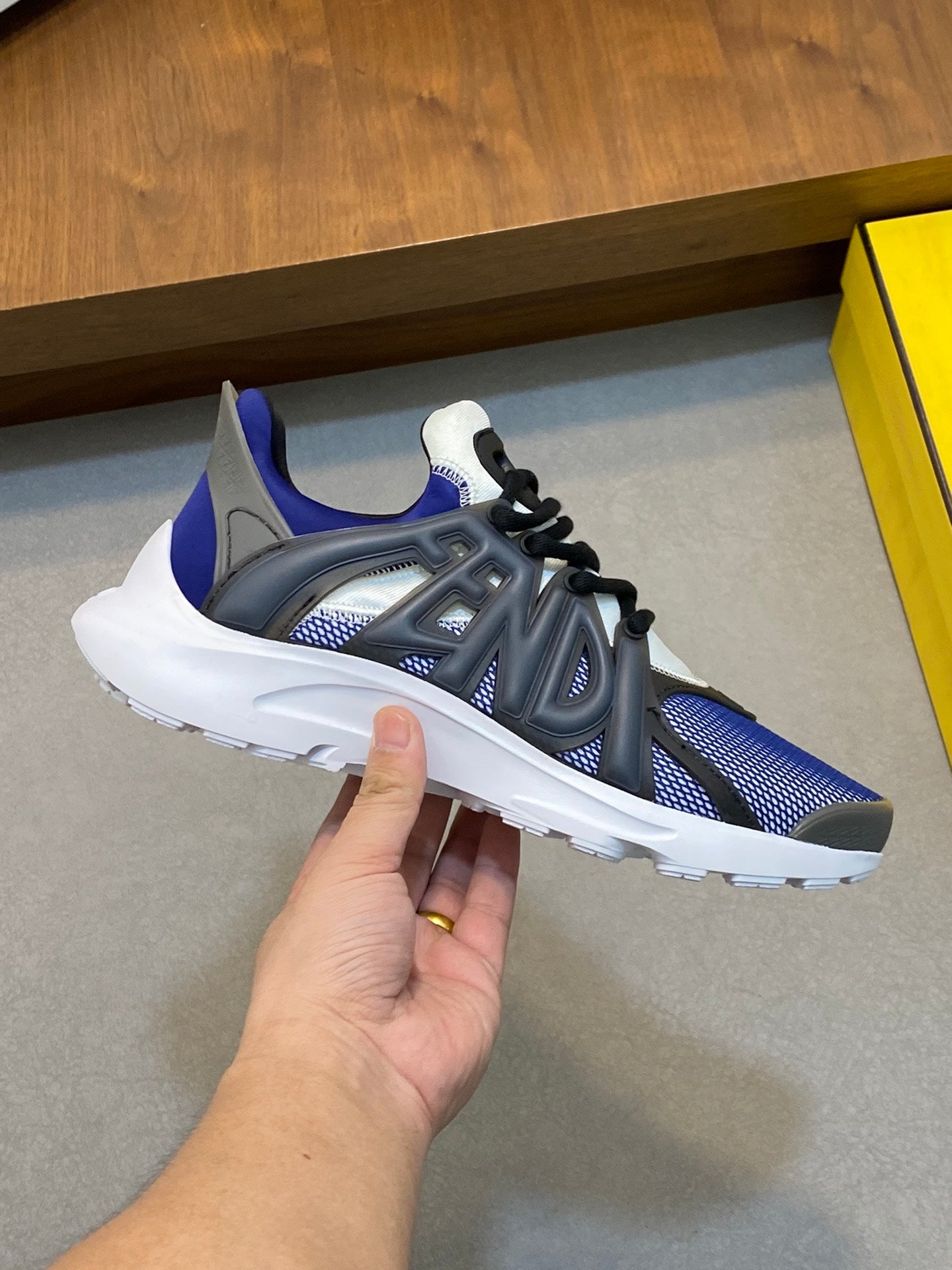 FENDI sneakers 38