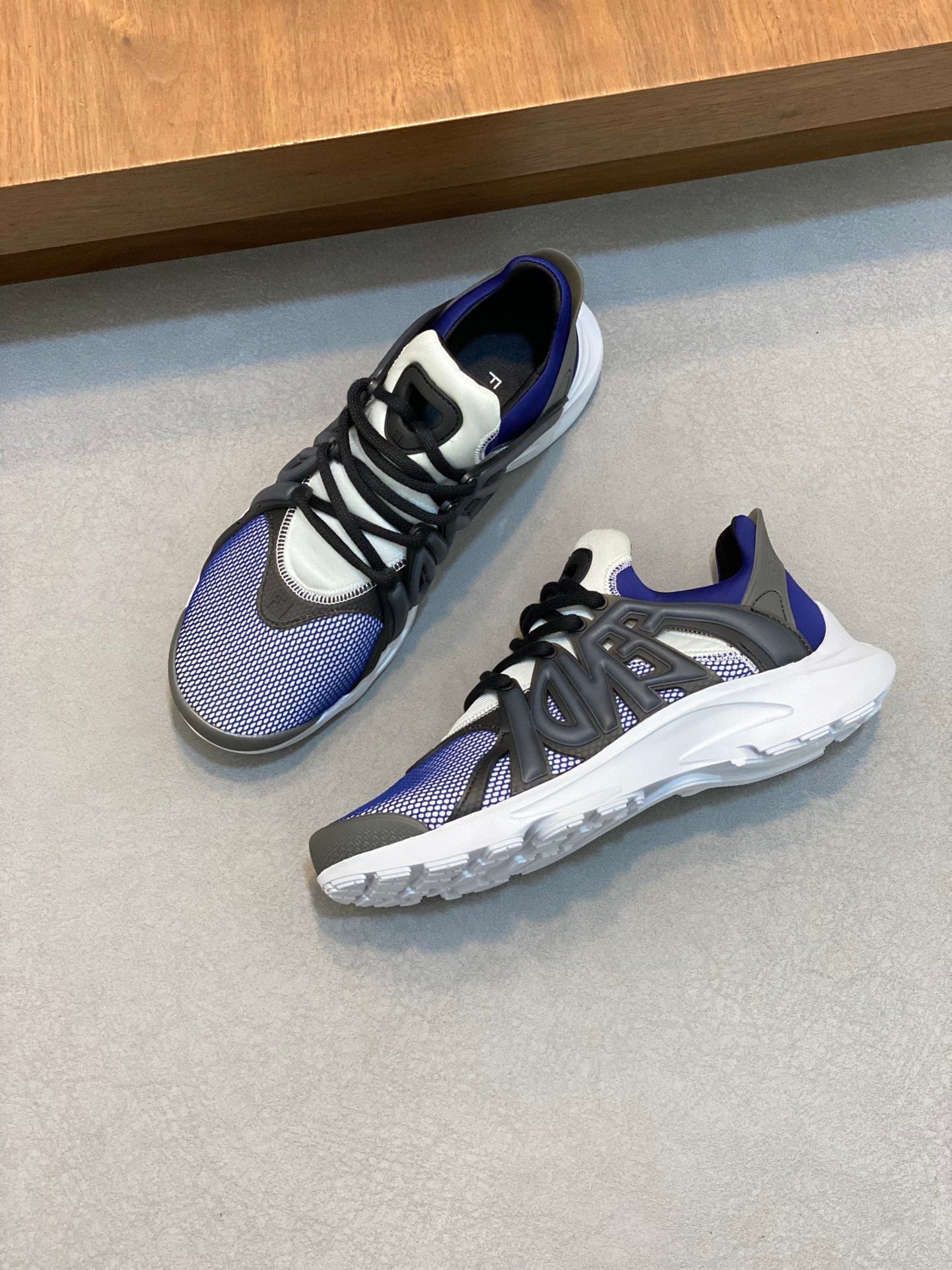 FENDI sneakers 38