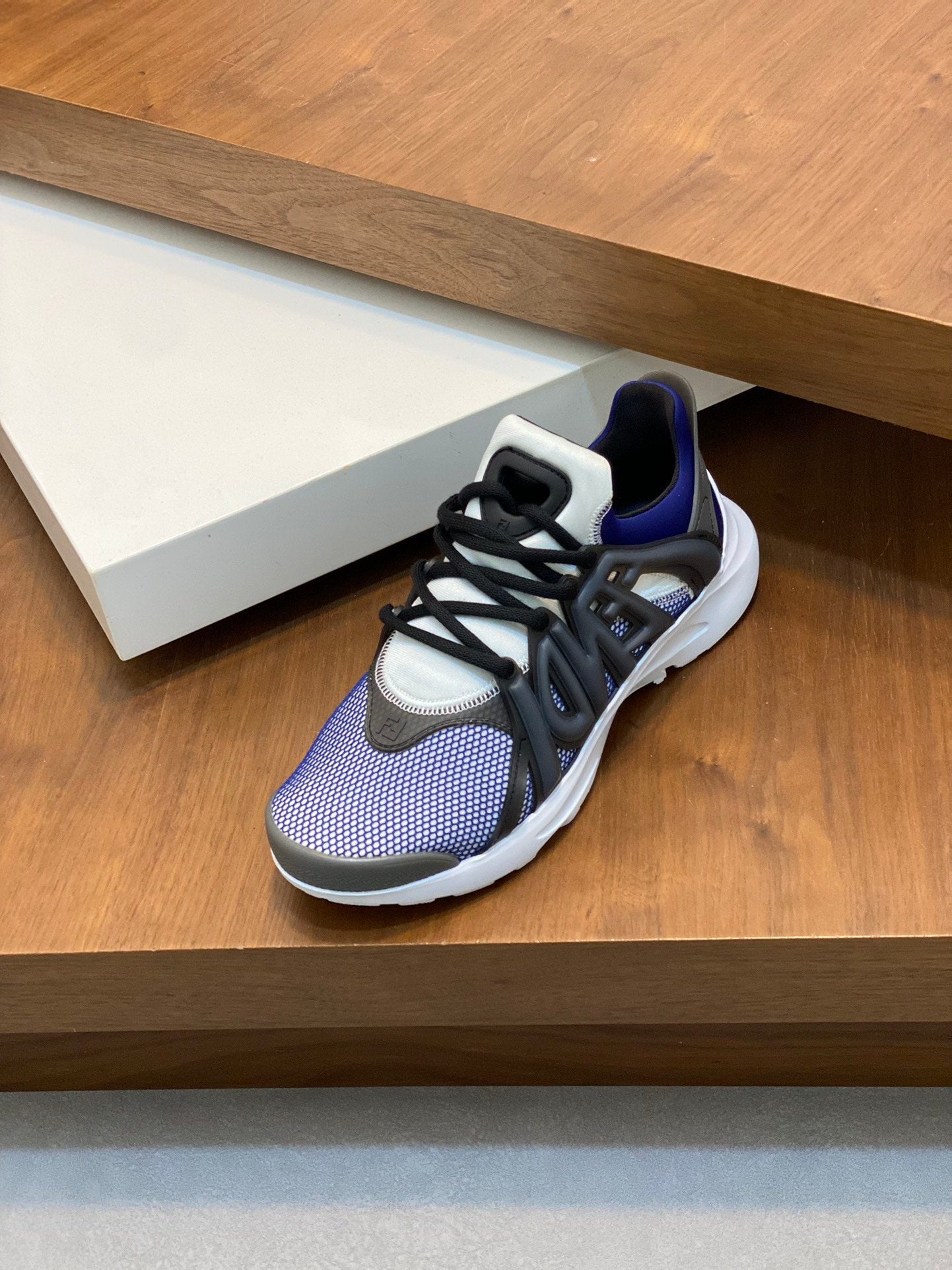 FENDI sneakers 38