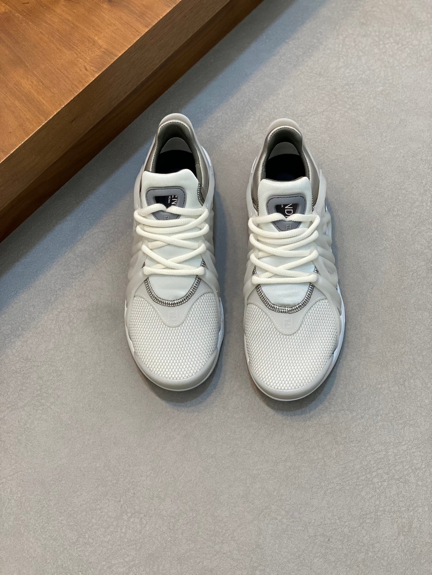 FENDI sneakers 40