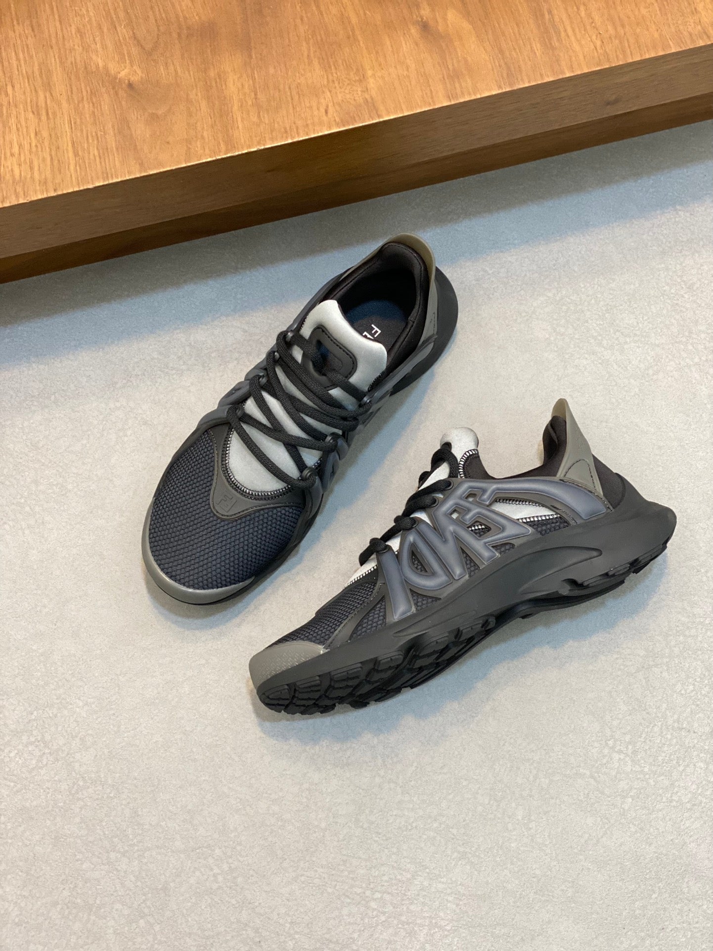 FENDI sneakers 41