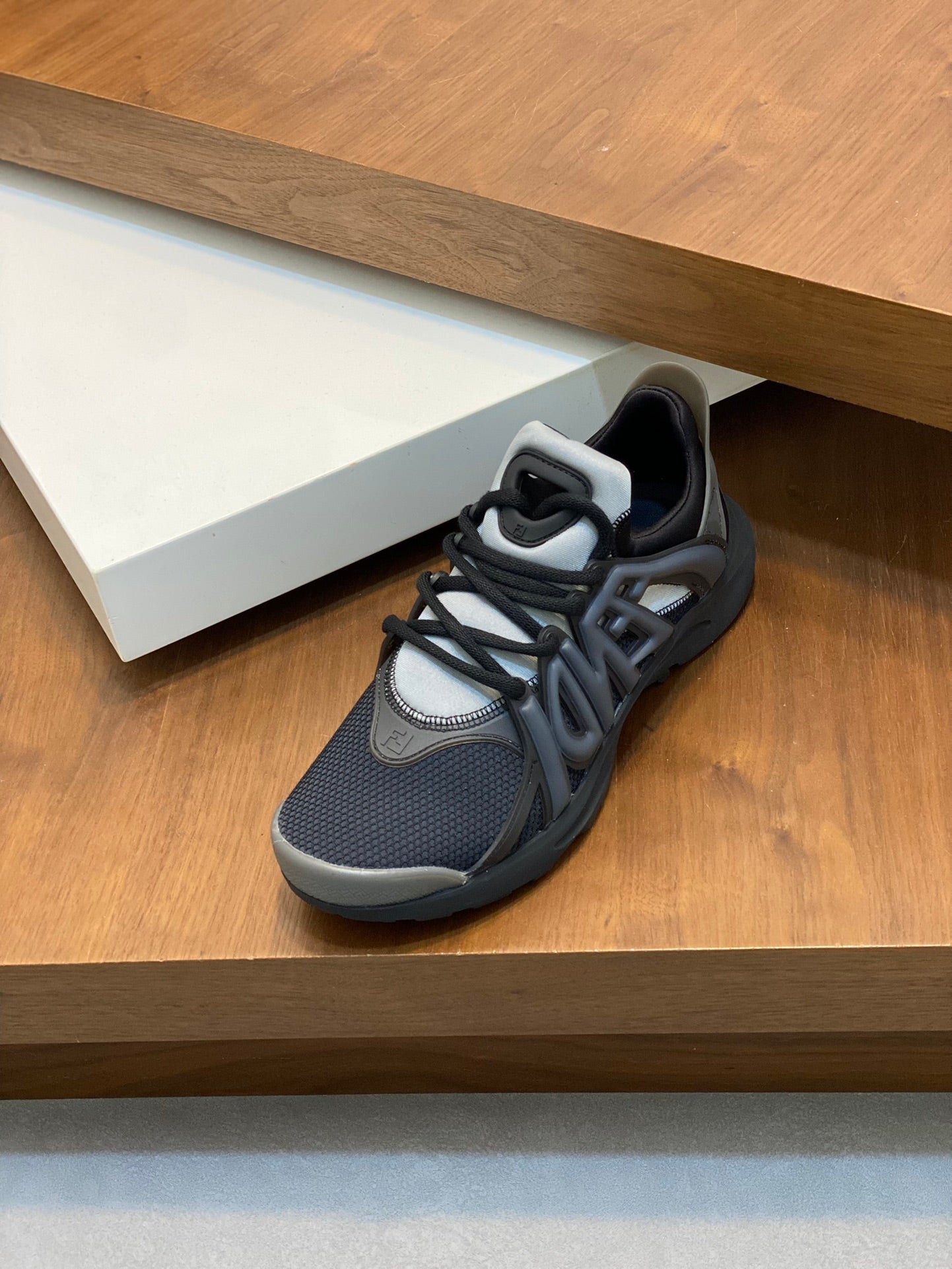 FENDI sneakers 41