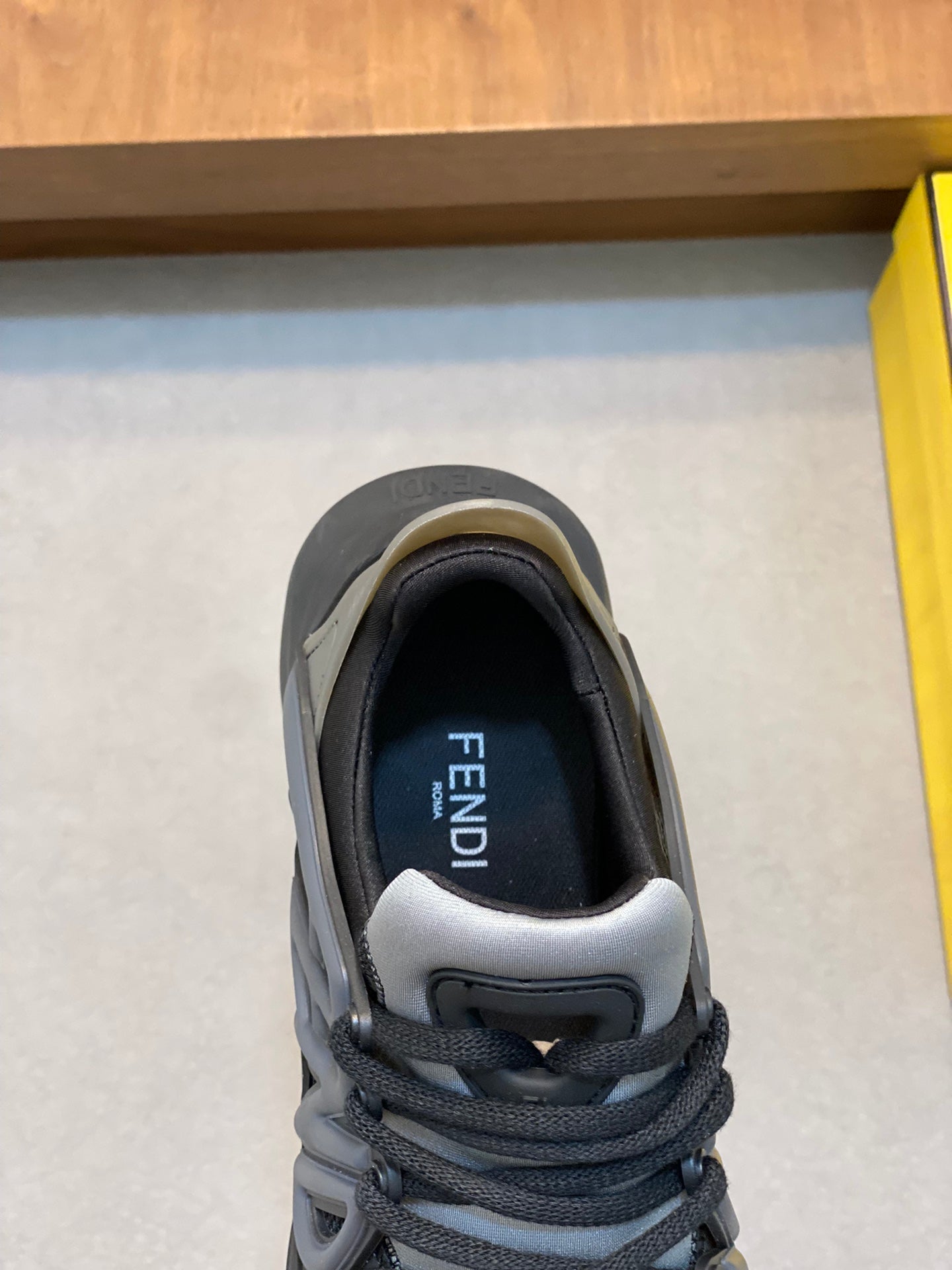 FENDI sneakers 41