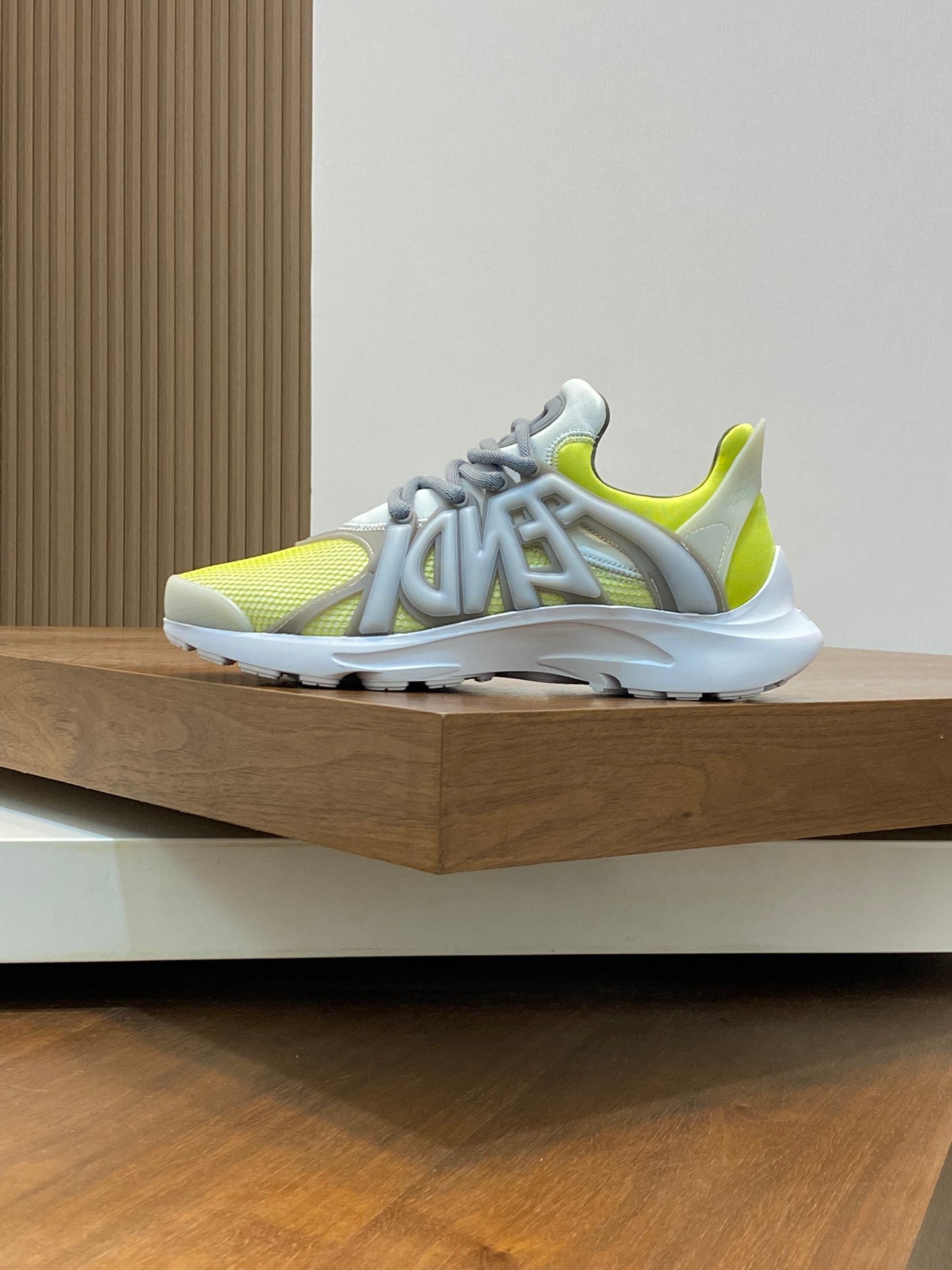 FENDI sneakers 42