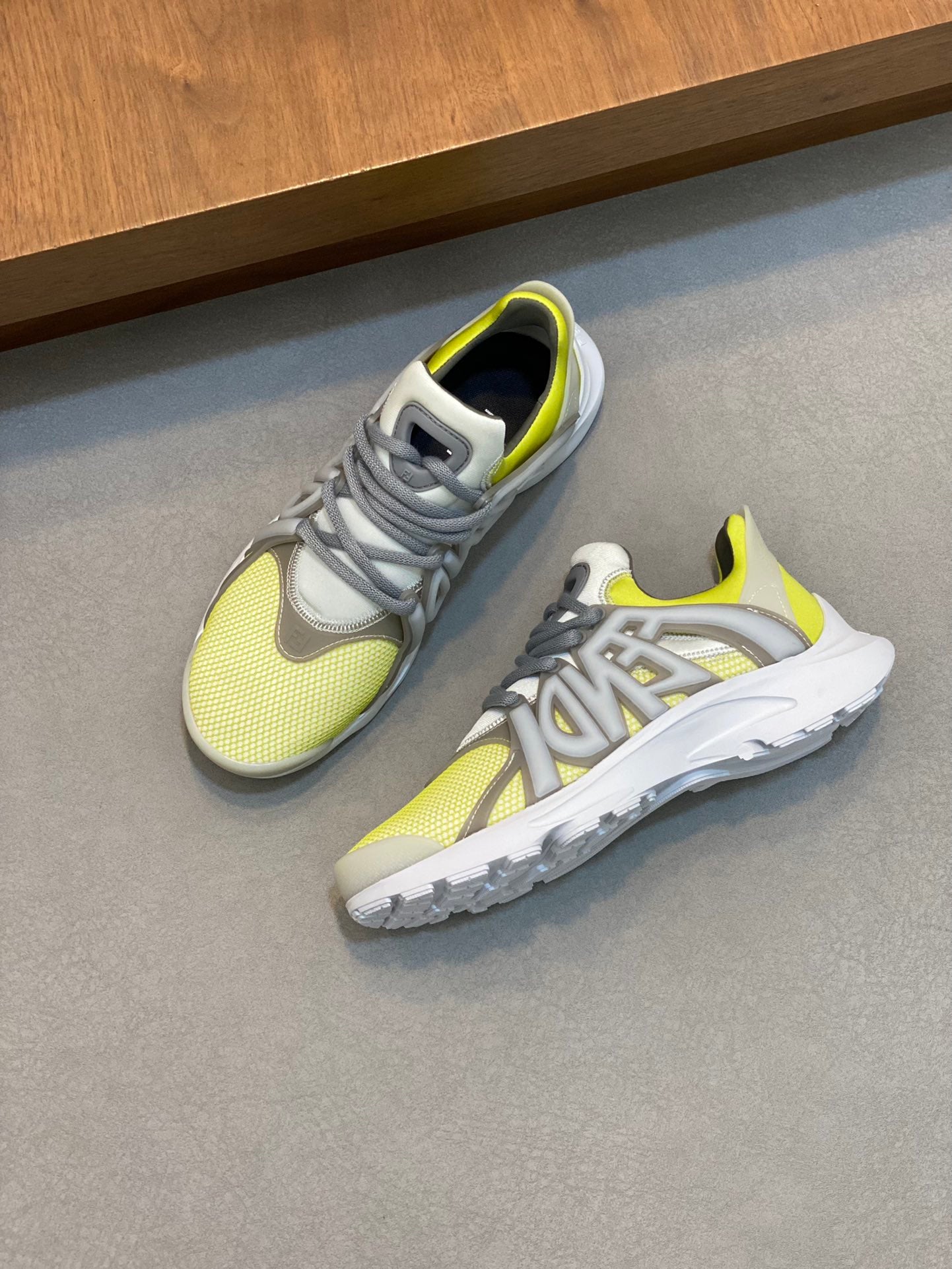 FENDI sneakers 42