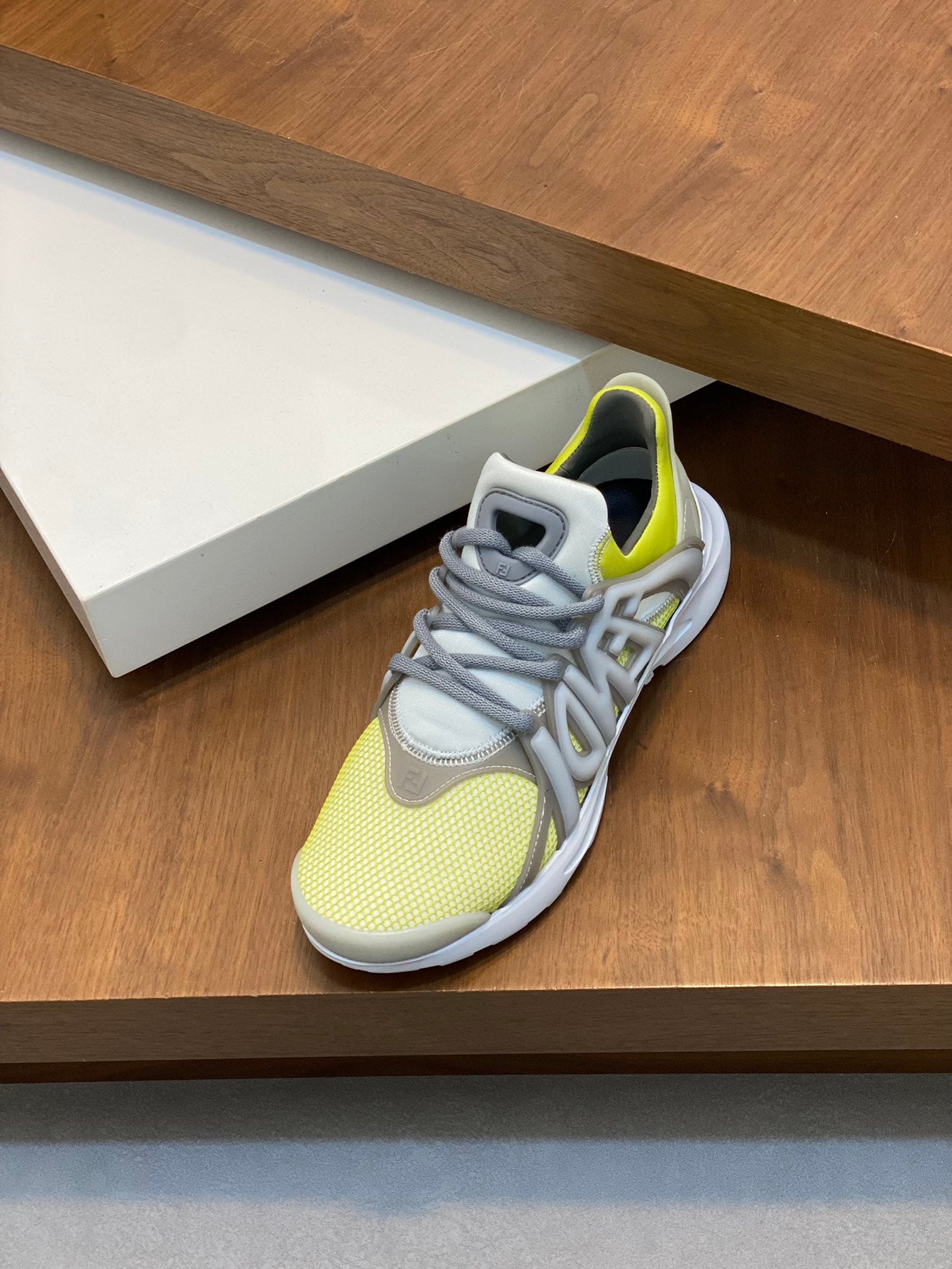 FENDI sneakers 42