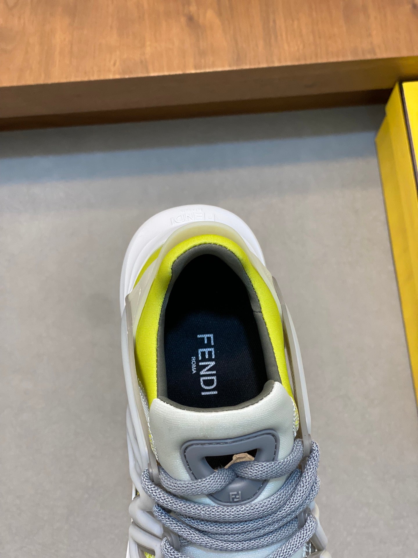 FENDI sneakers 42