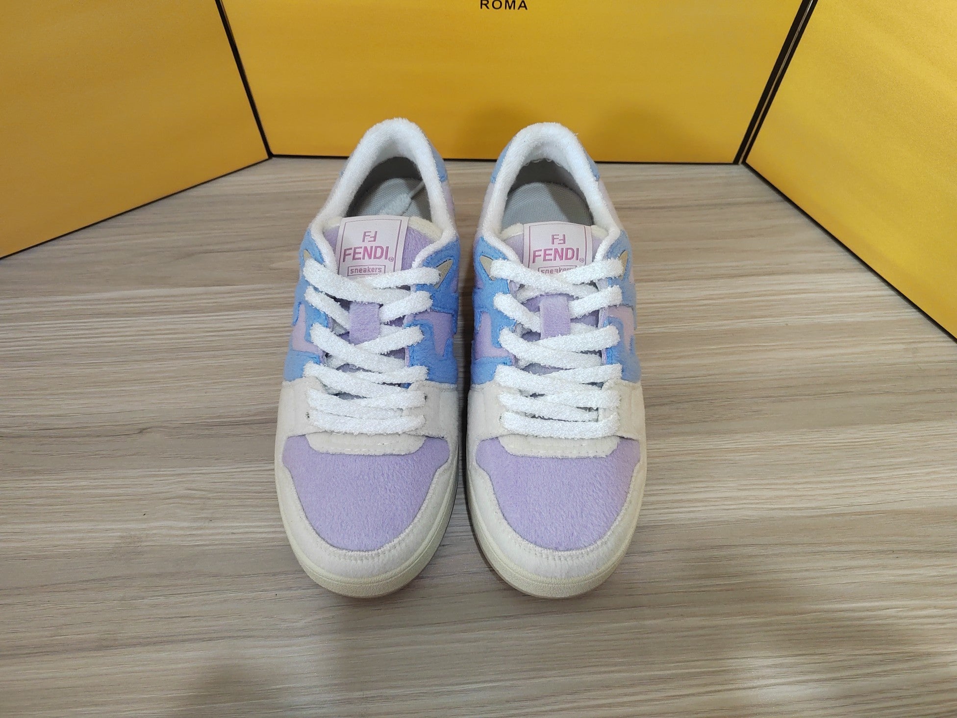 FENDI sneakers 44