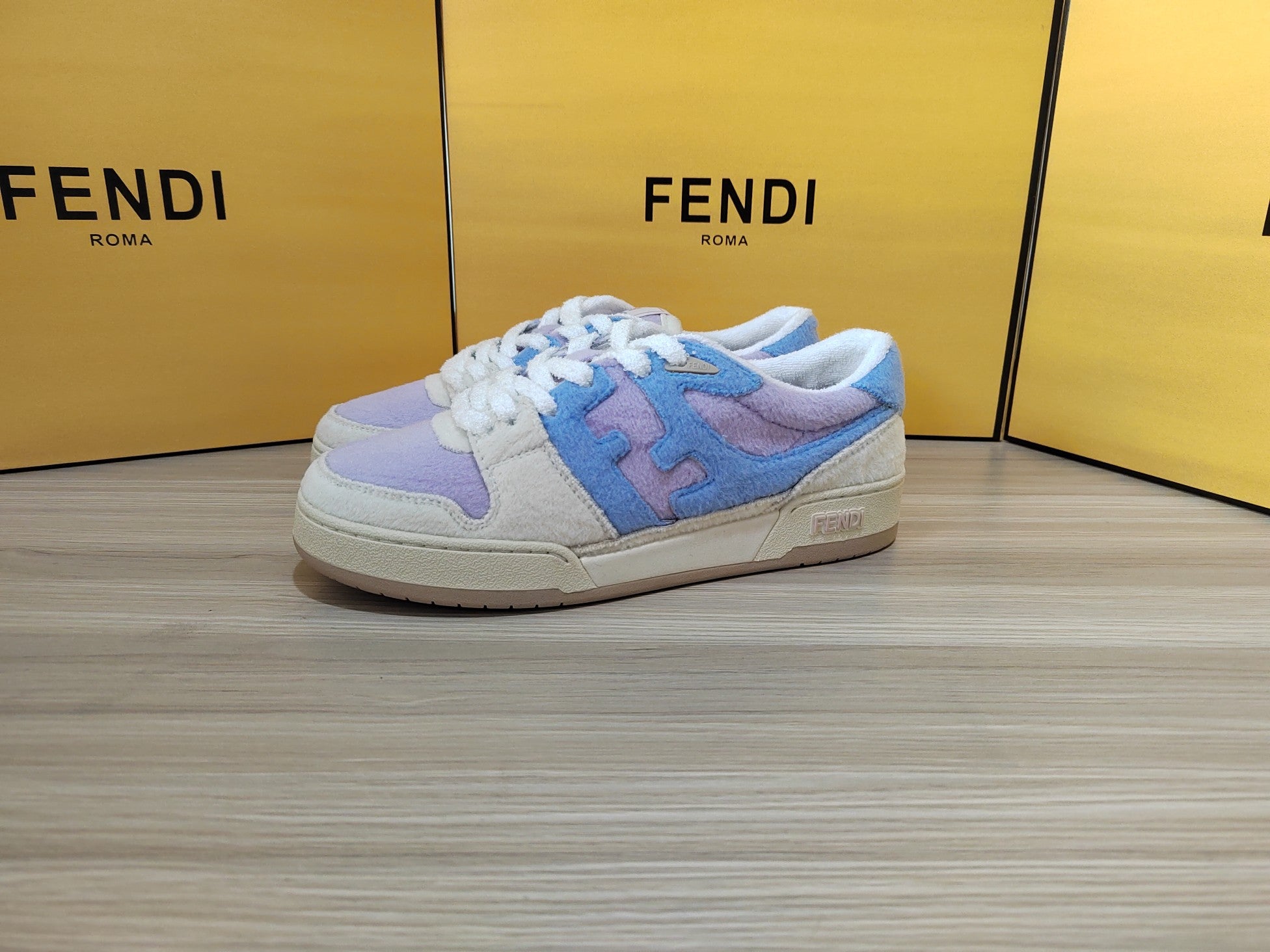 FENDI sneakers 44
