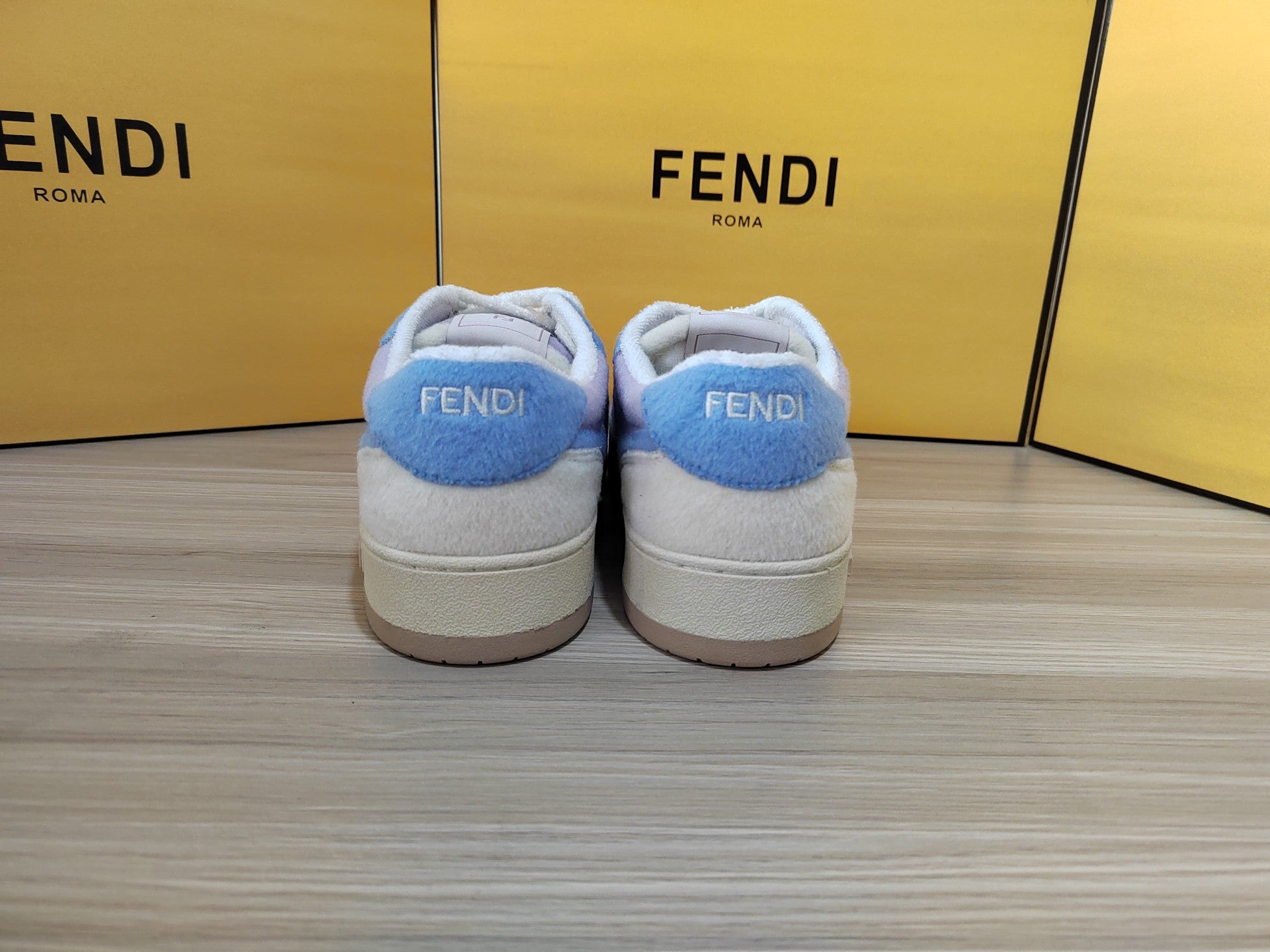 FENDI sneakers 44