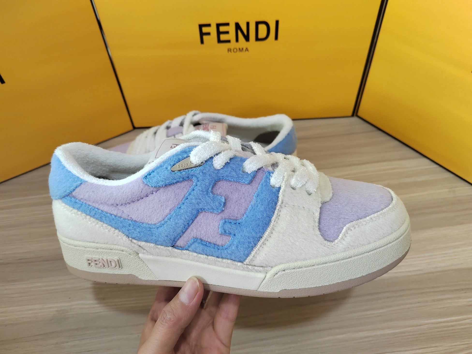 FENDI sneakers 44