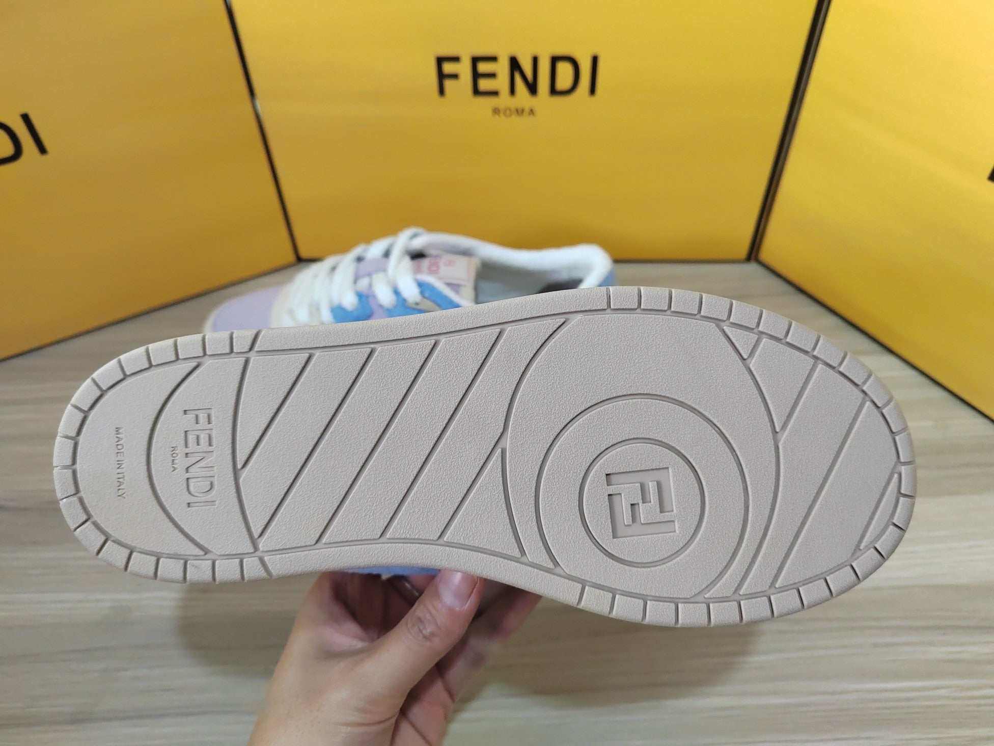 FENDI sneakers 44