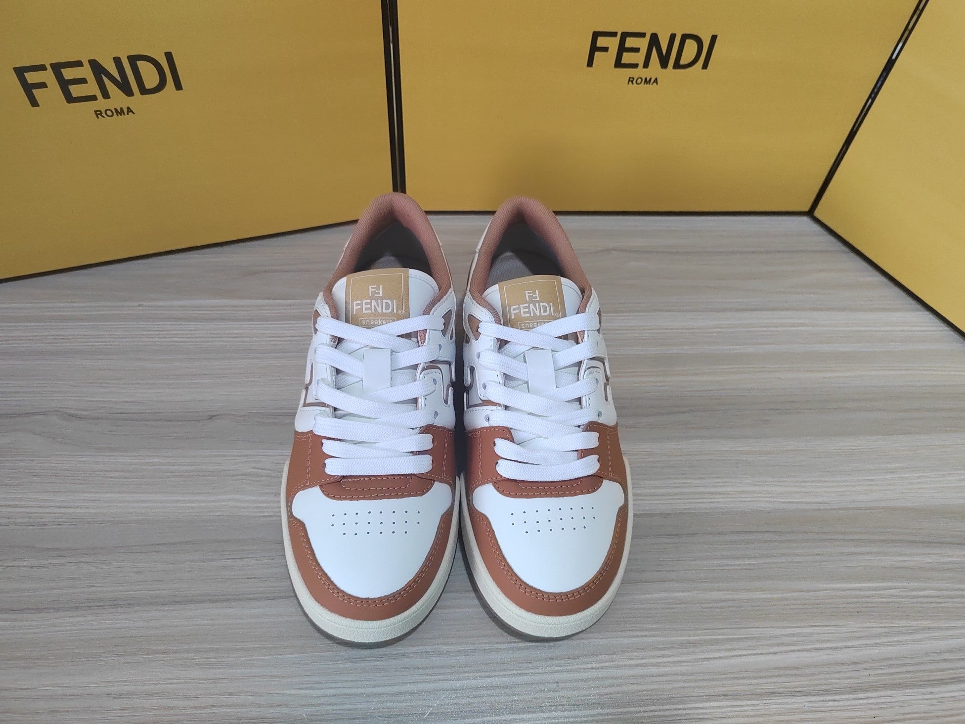 FENDI sneakers 46