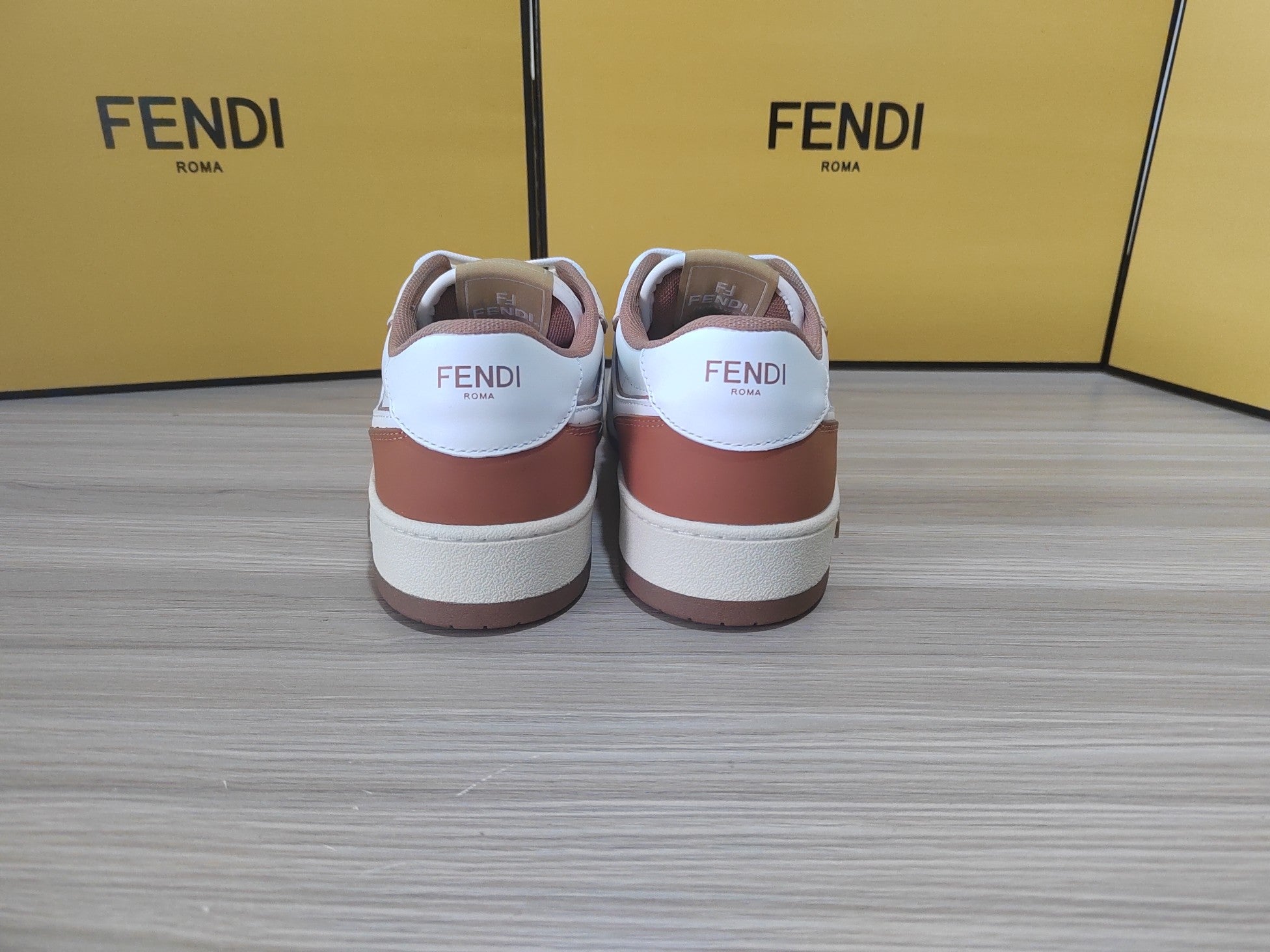FENDI sneakers 46