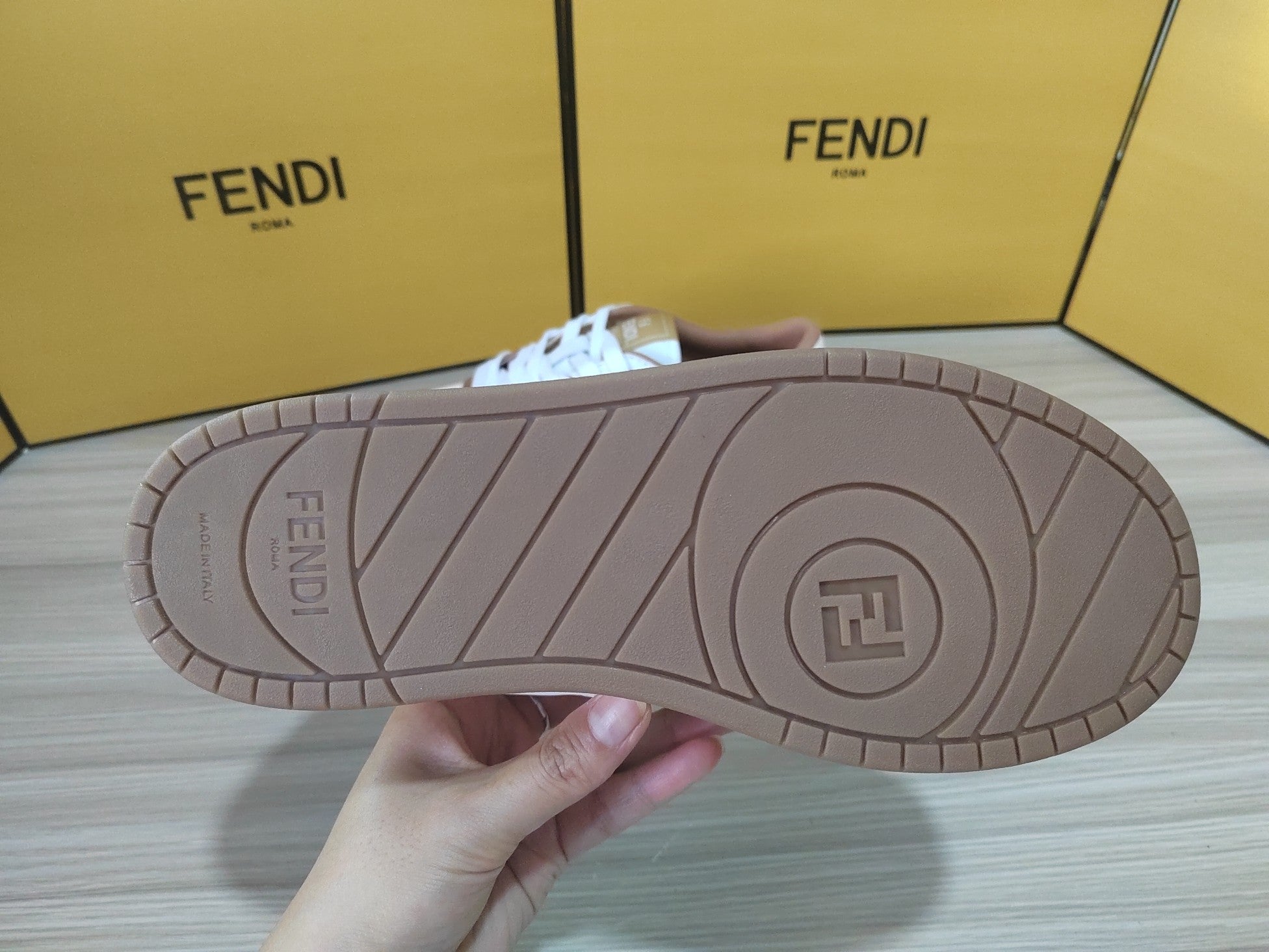 FENDI sneakers 46