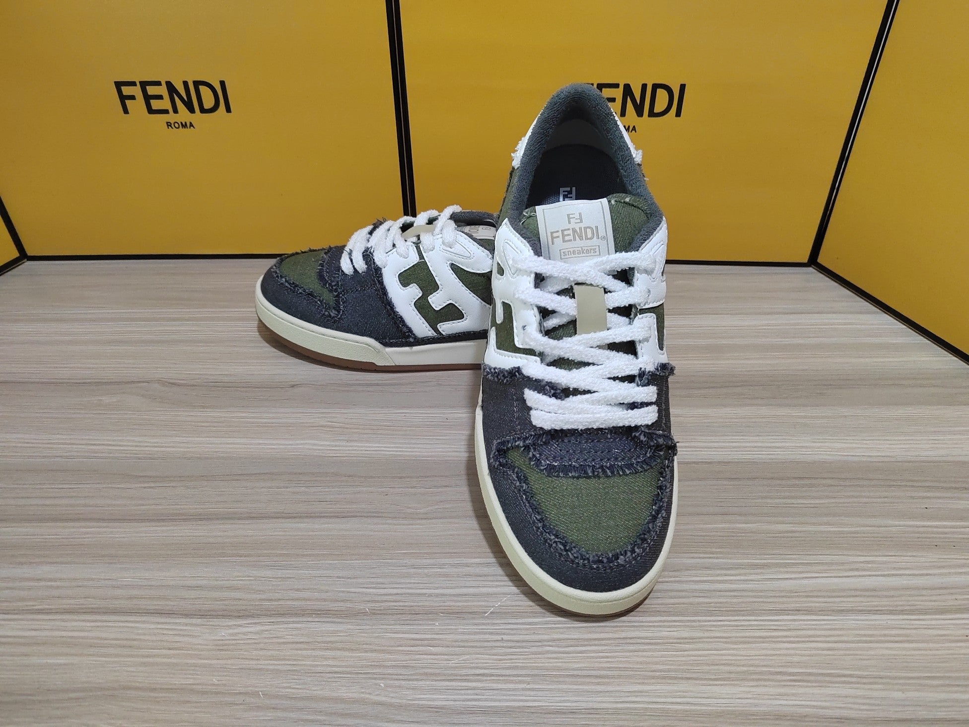 FENDI sneakers 47