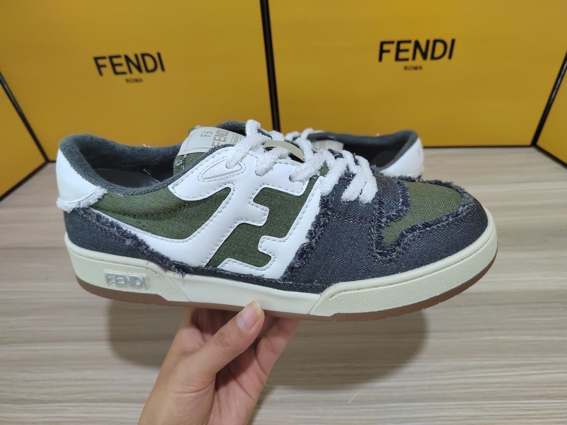 FENDI sneakers 47