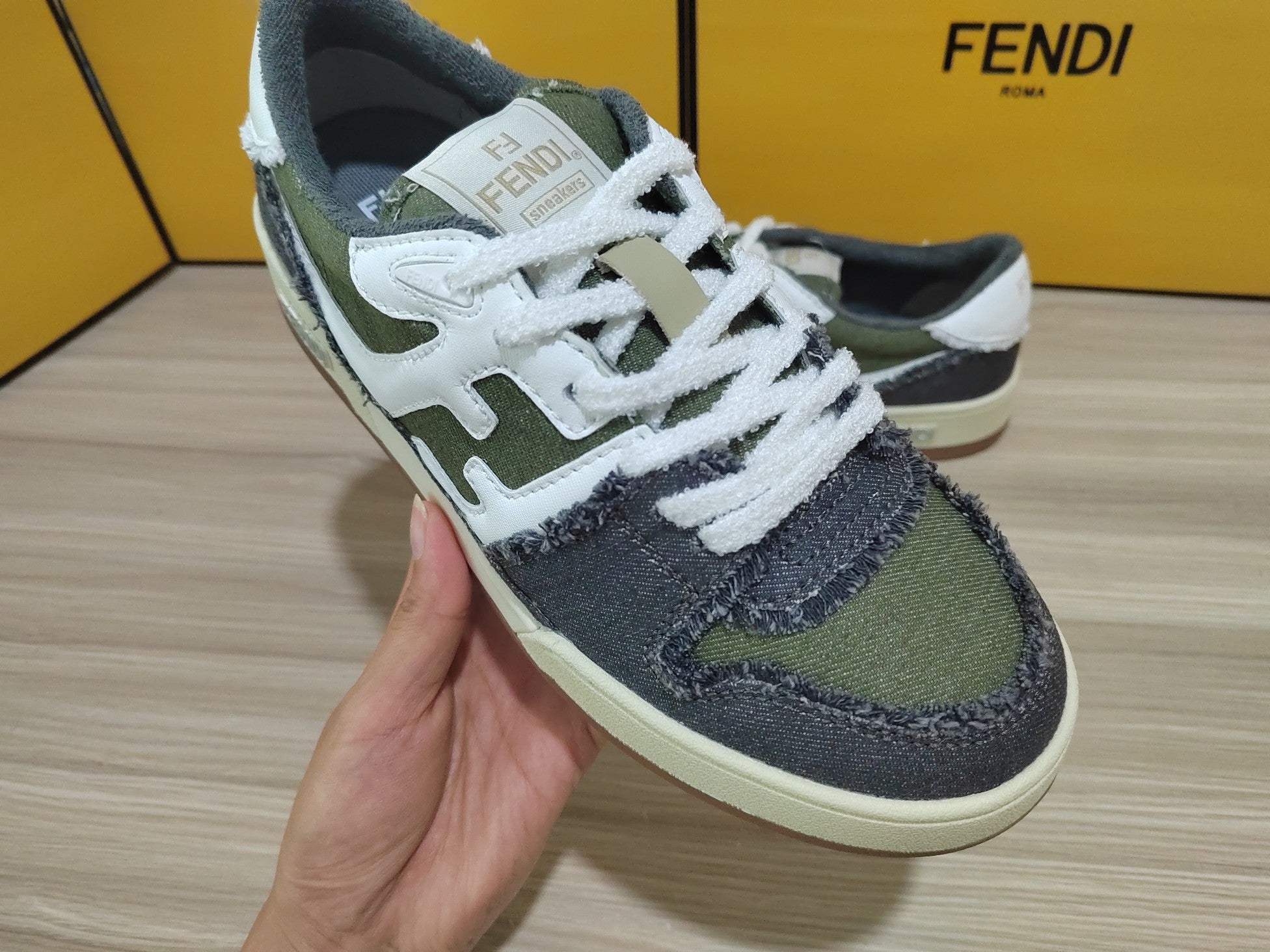 FENDI sneakers 47