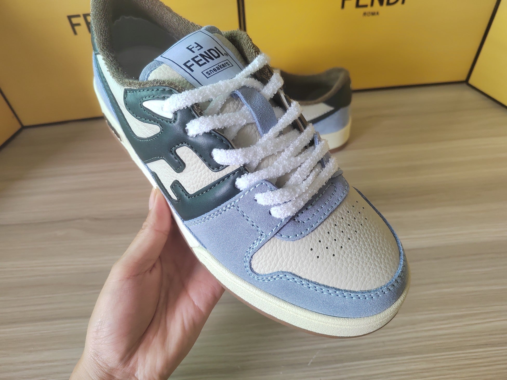 FENDI sneakers 50