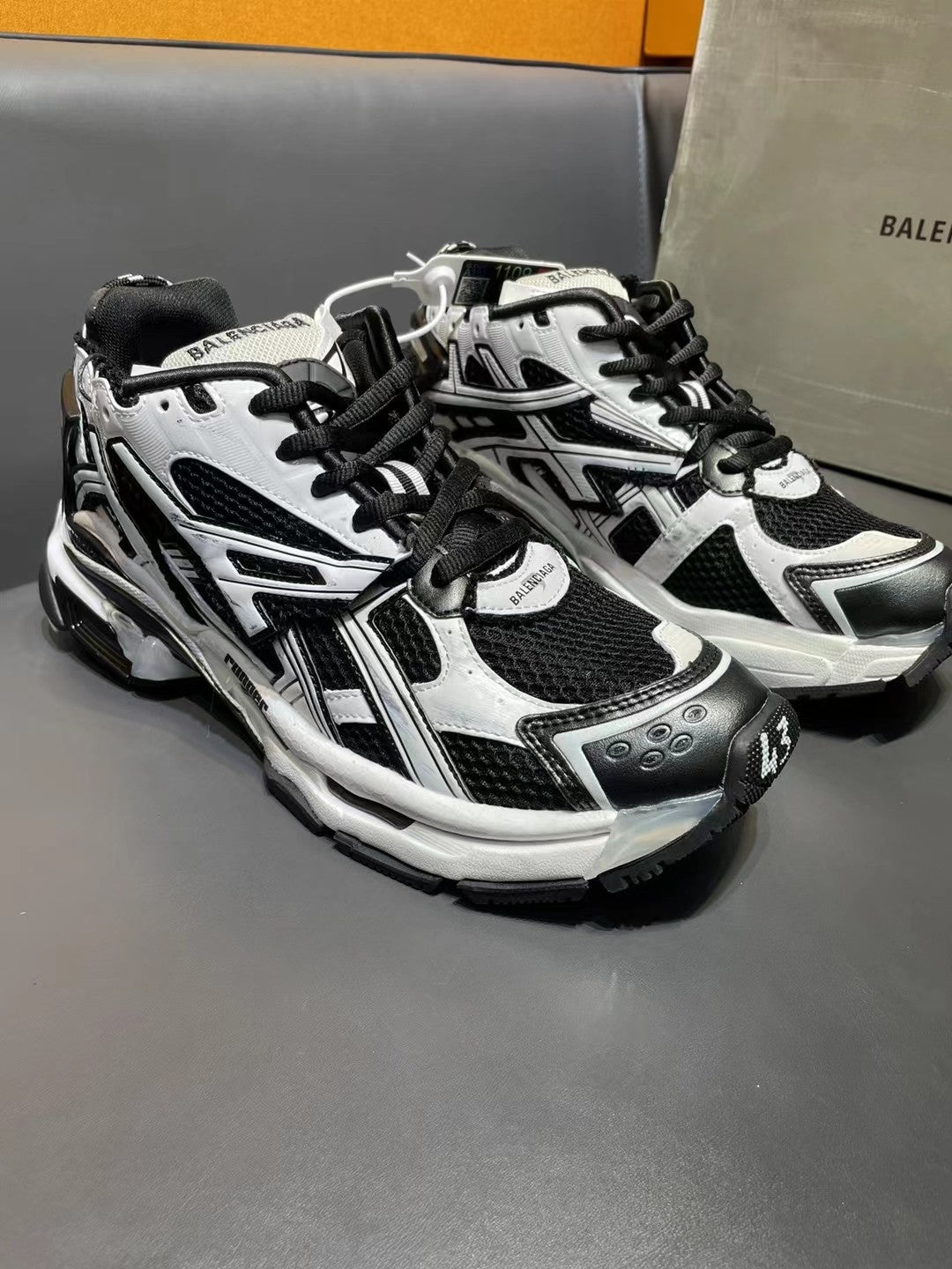 Balenciaga sneakers 85