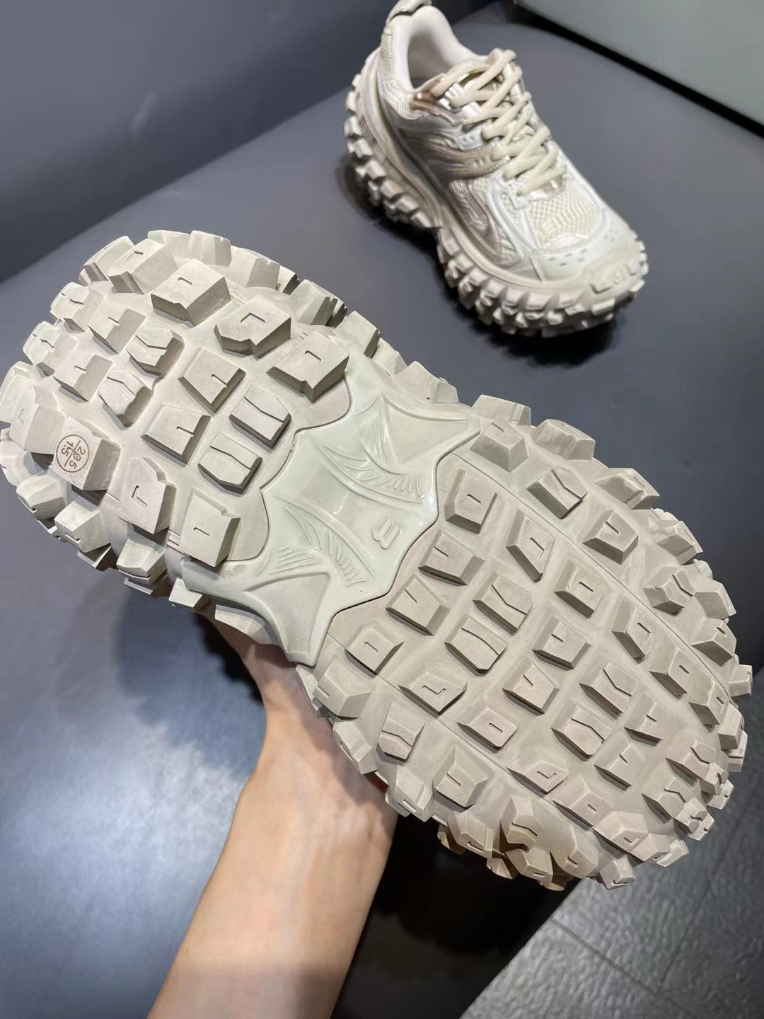 Balenciaga sneakers 90