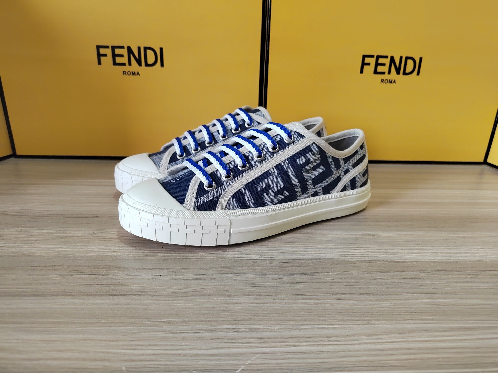 FENDI sneakers 111