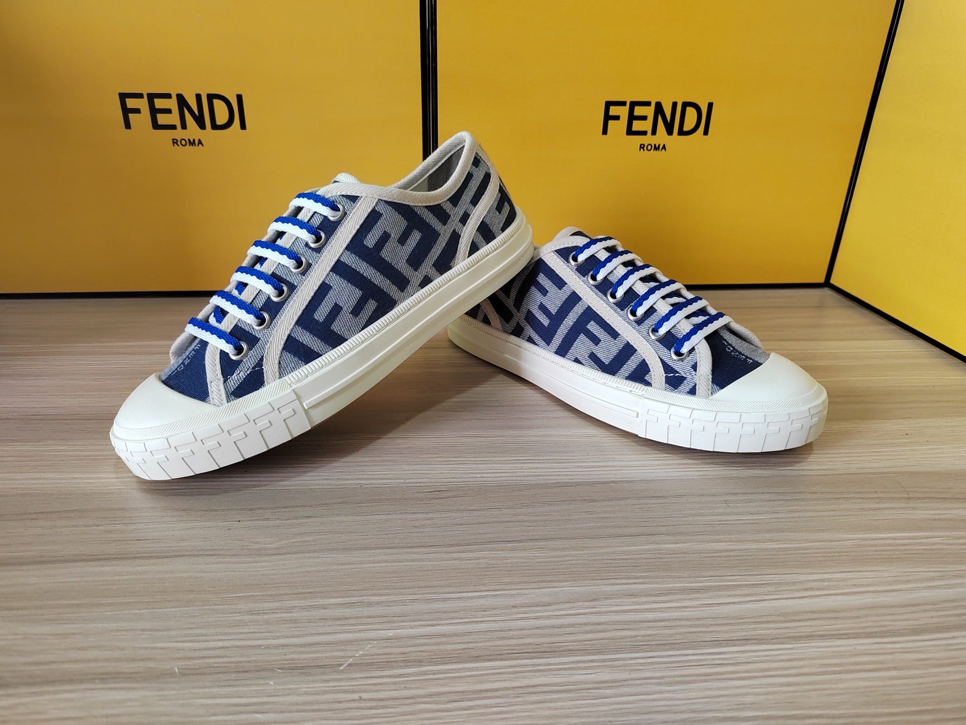 FENDI sneakers 111