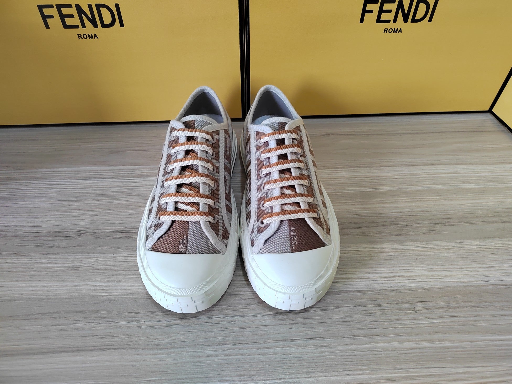 FENDI sneakers 112