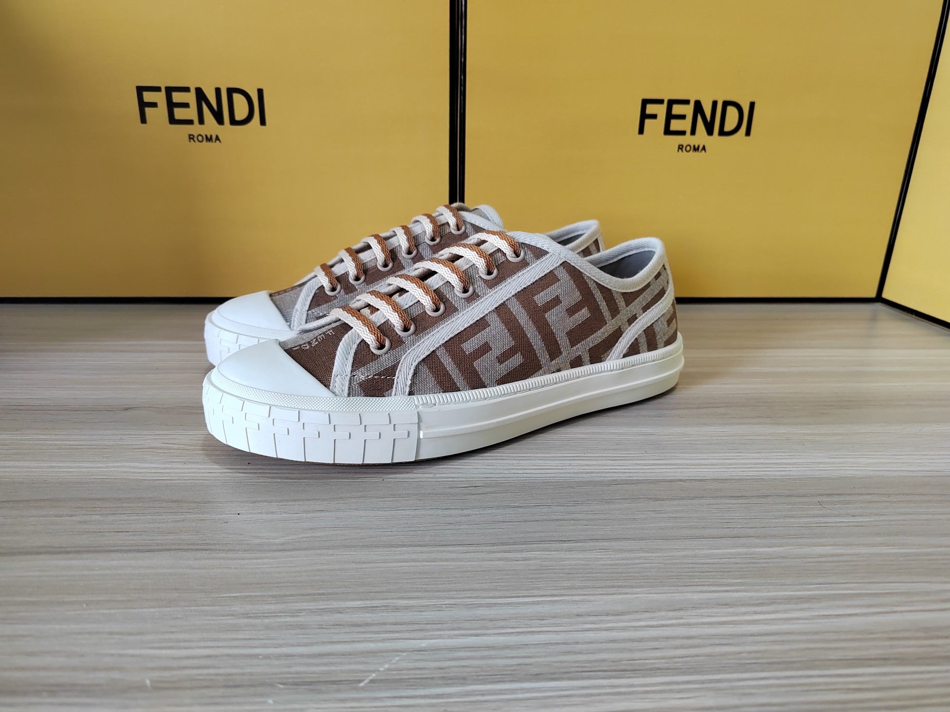 FENDI sneakers 112