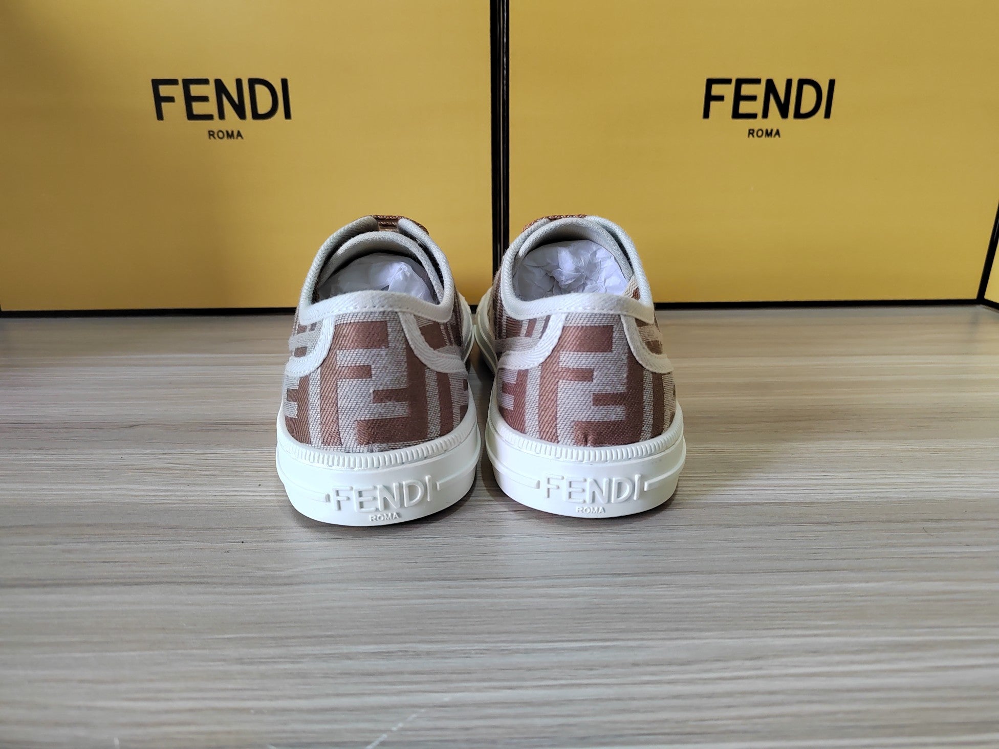 FENDI sneakers 112