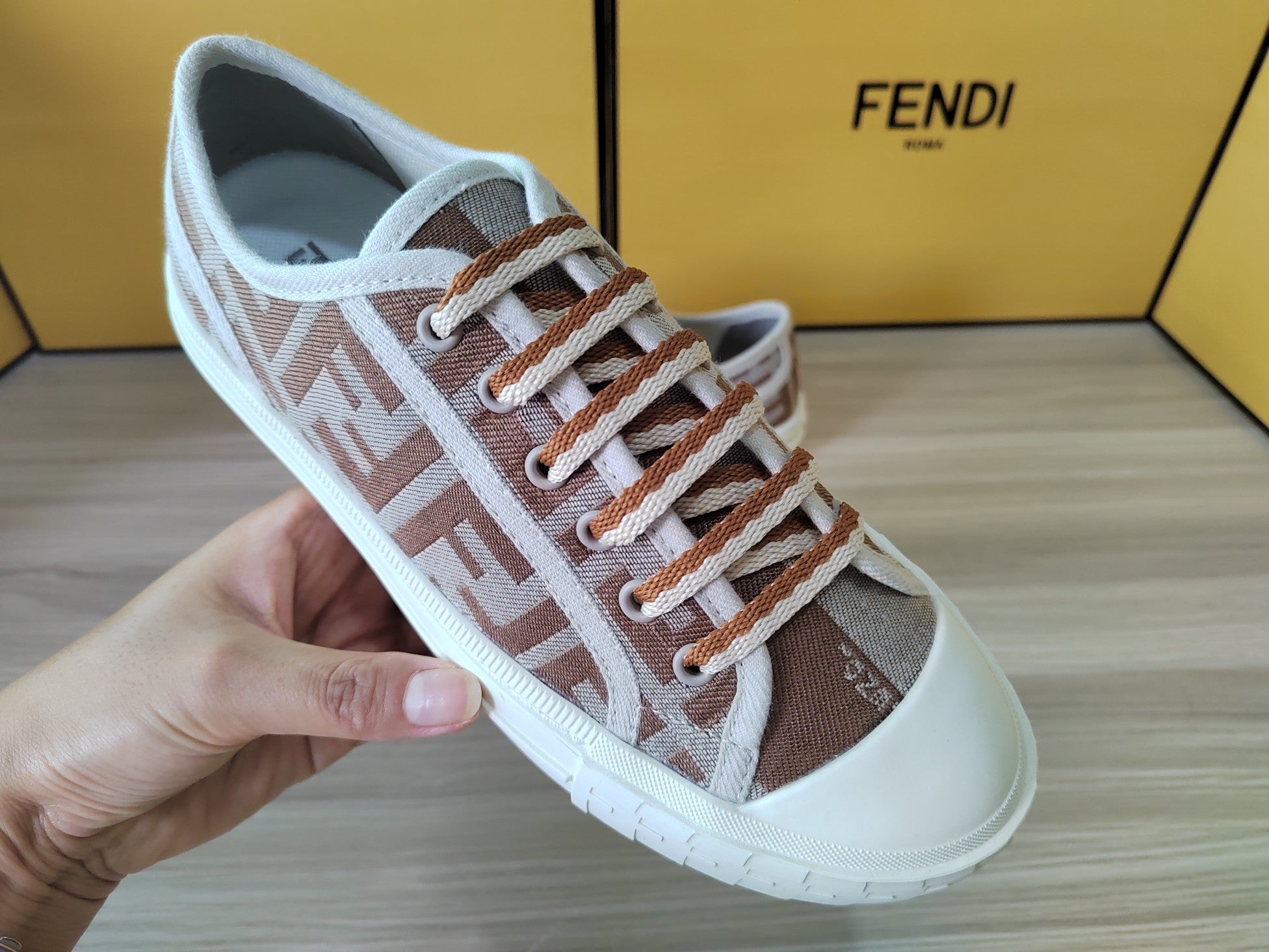 FENDI sneakers 112