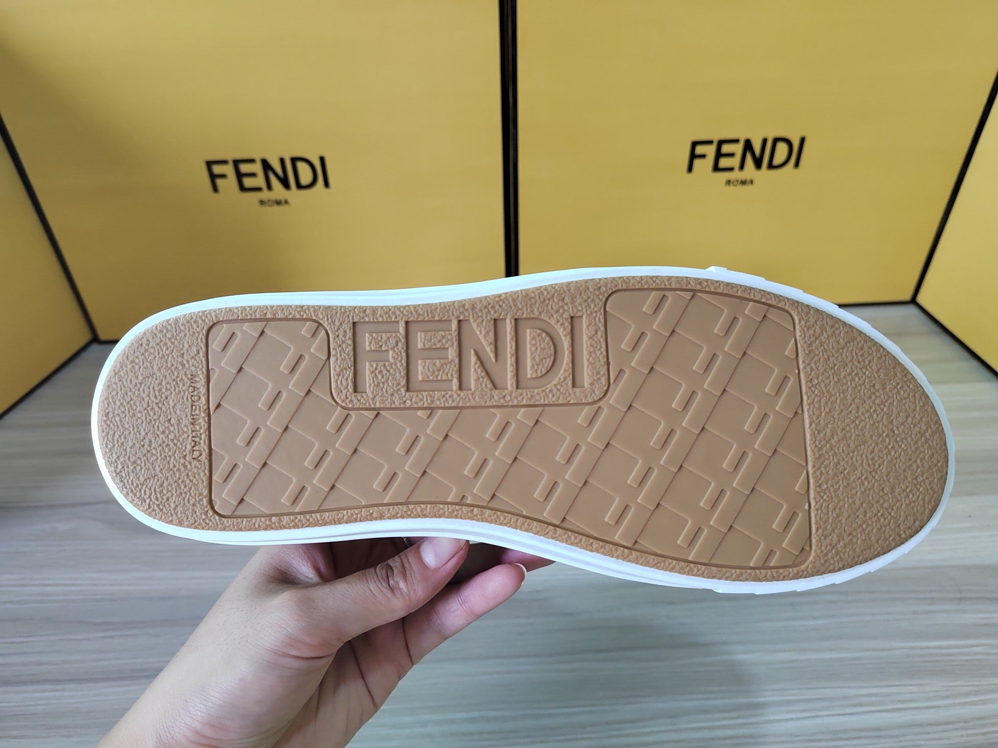 FENDI sneakers 112