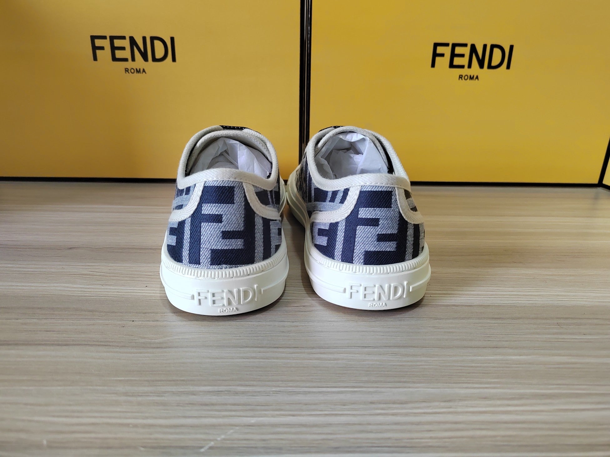 FENDI sneakers 113