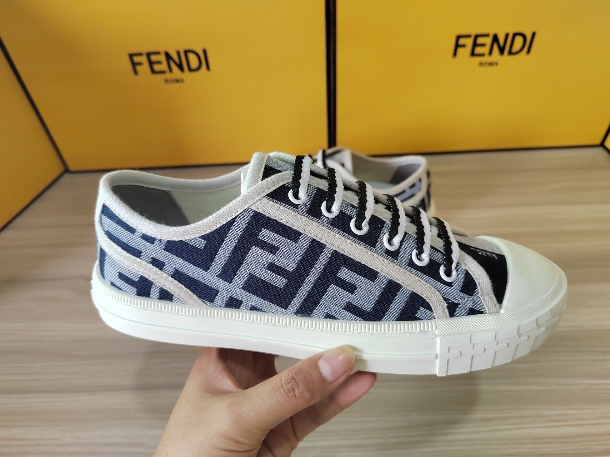 FENDI sneakers 113