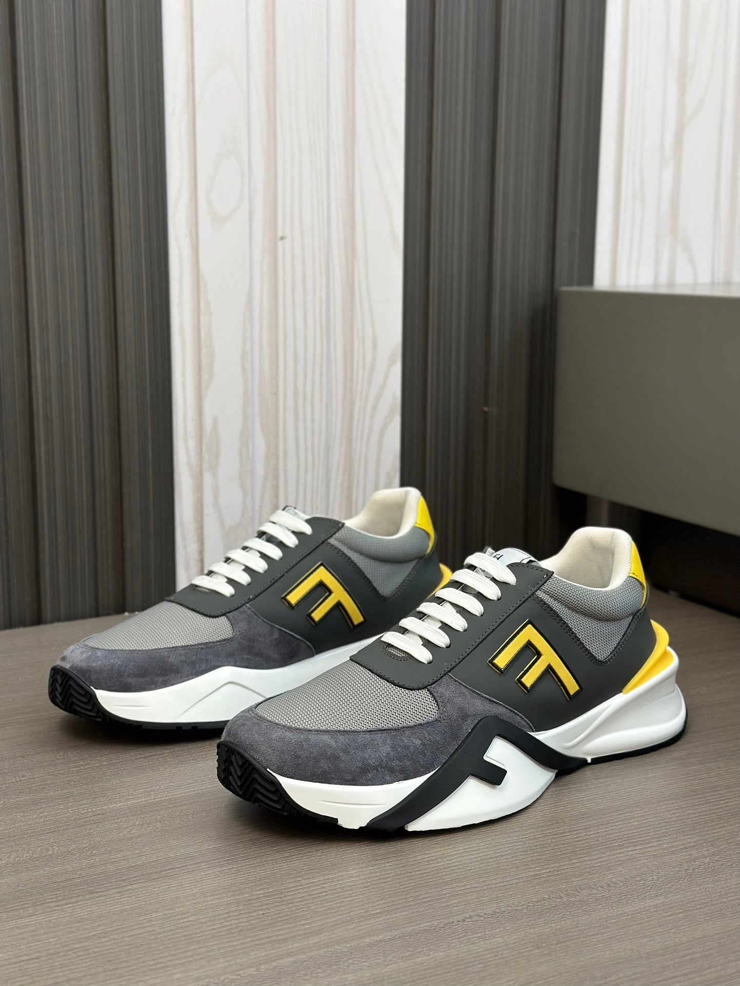 FENDI sneakers 115