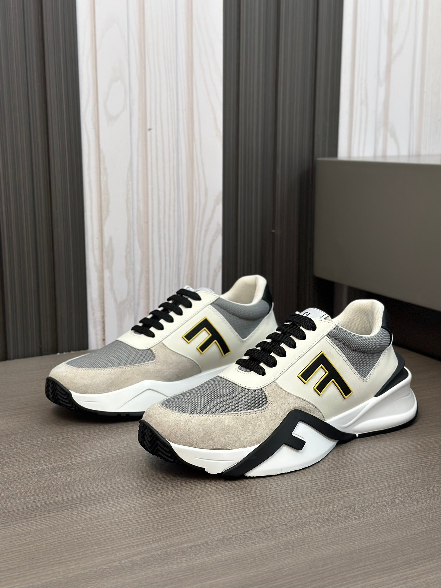 FENDI sneakers 116