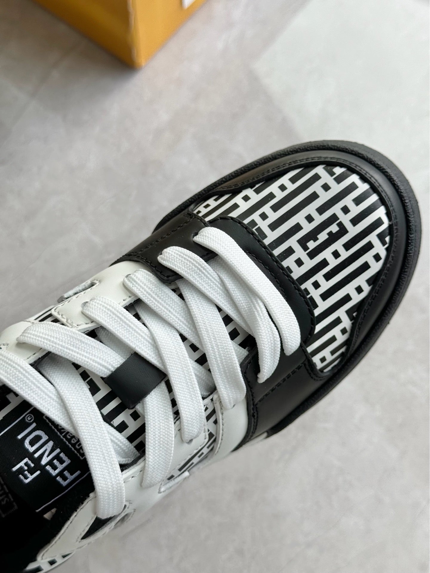 FENDI sneakers 121