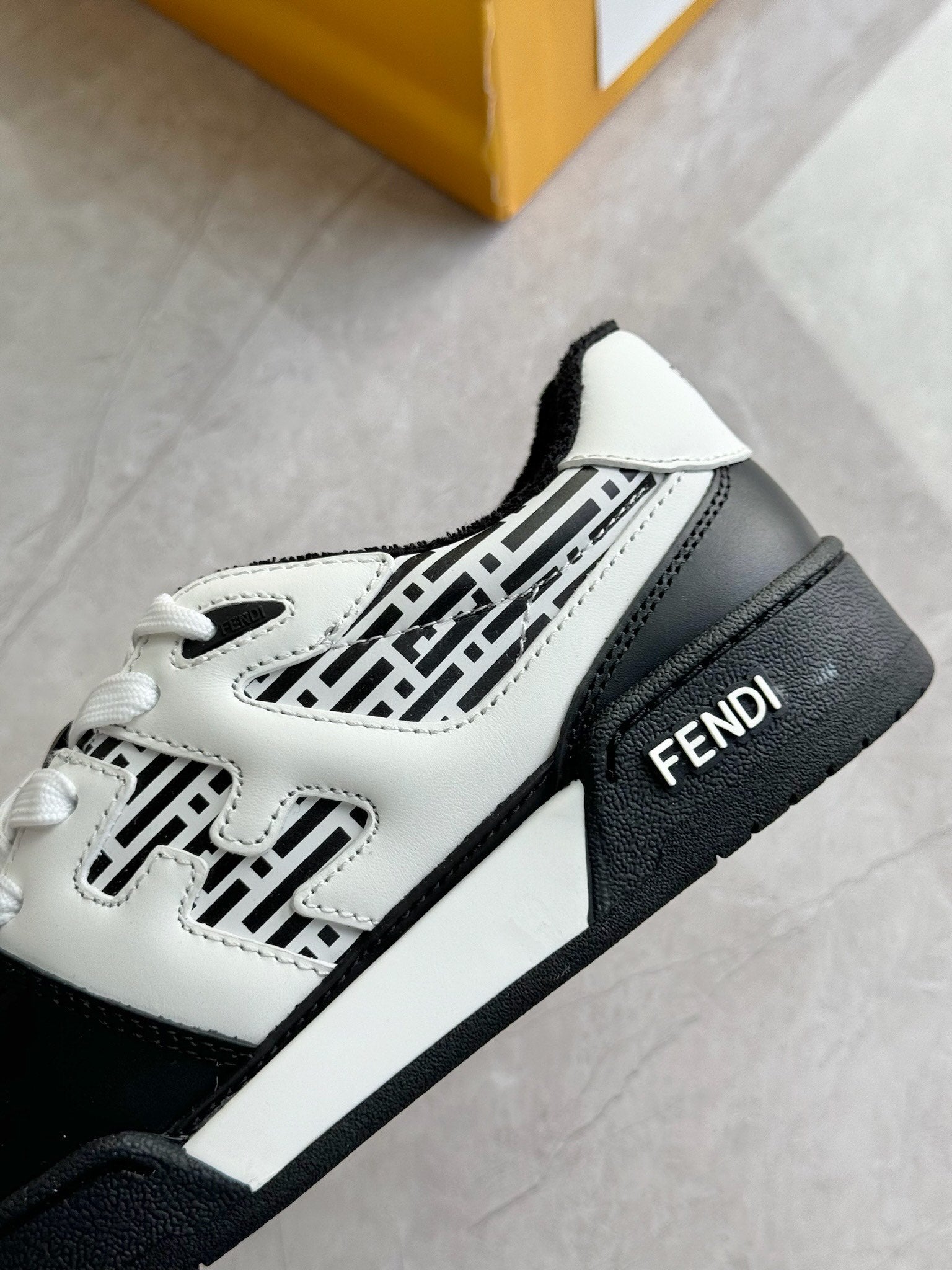 FENDI sneakers 121