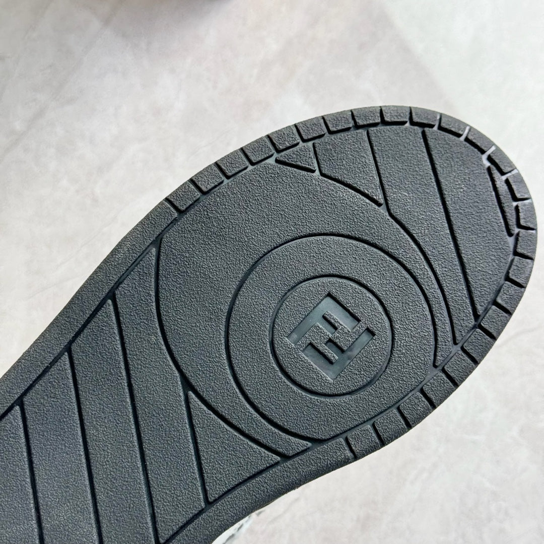 FENDI sneakers 121