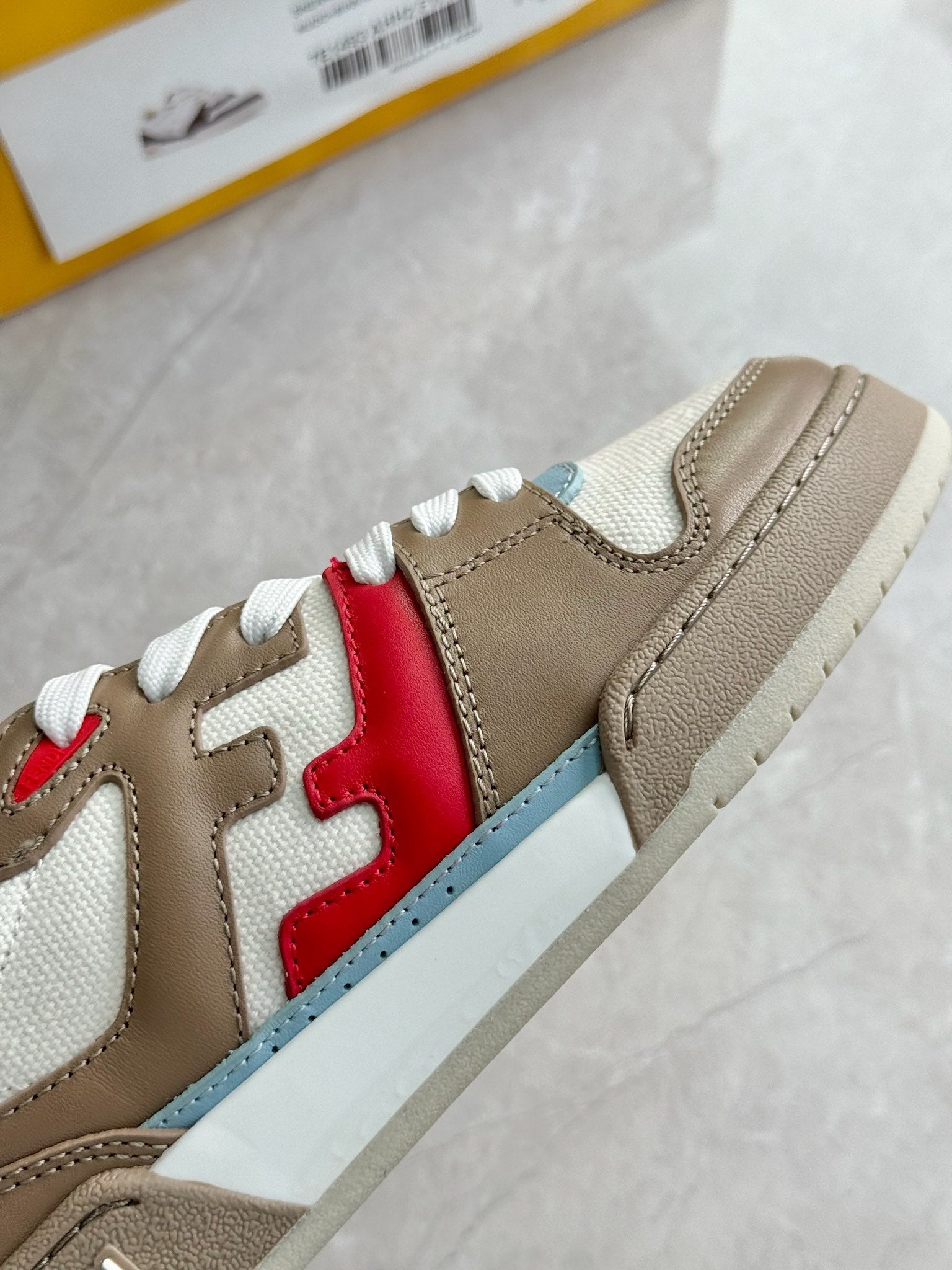 FENDI sneakers 124