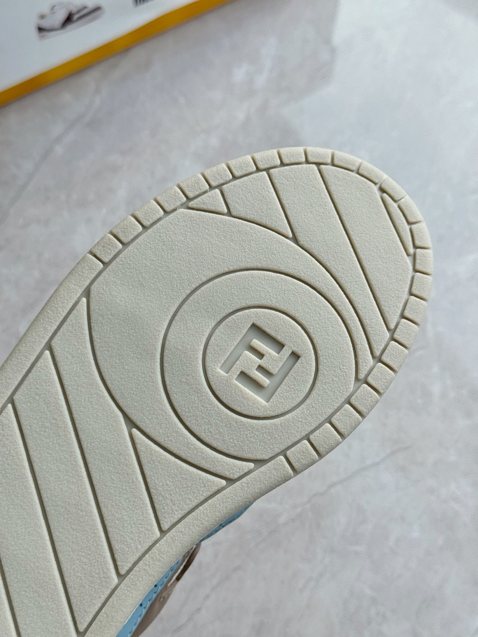 FENDI sneakers 124