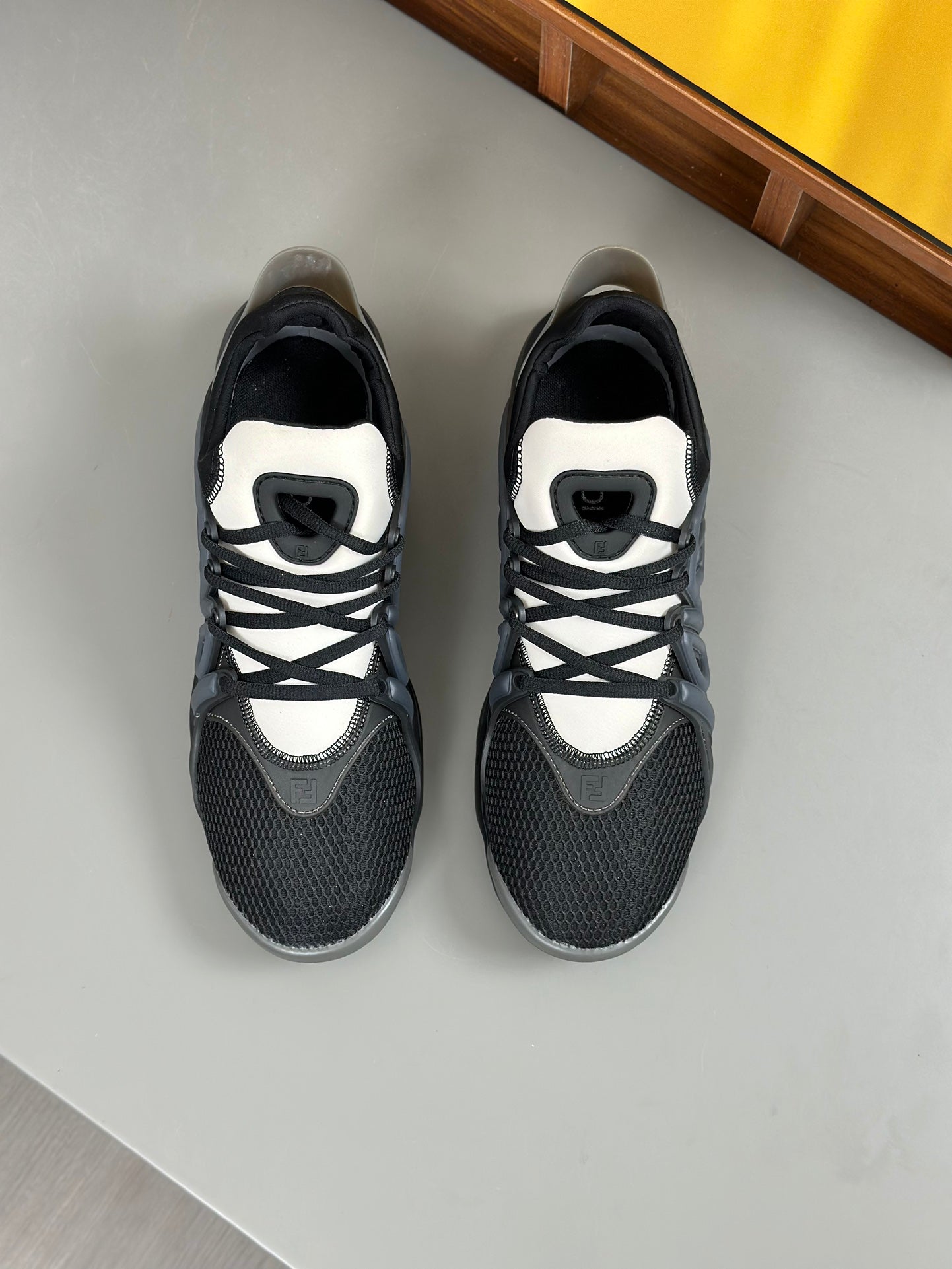 FENDI sneakers 132