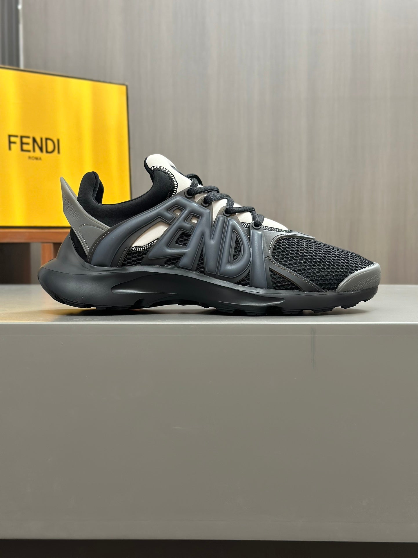 FENDI sneakers 132