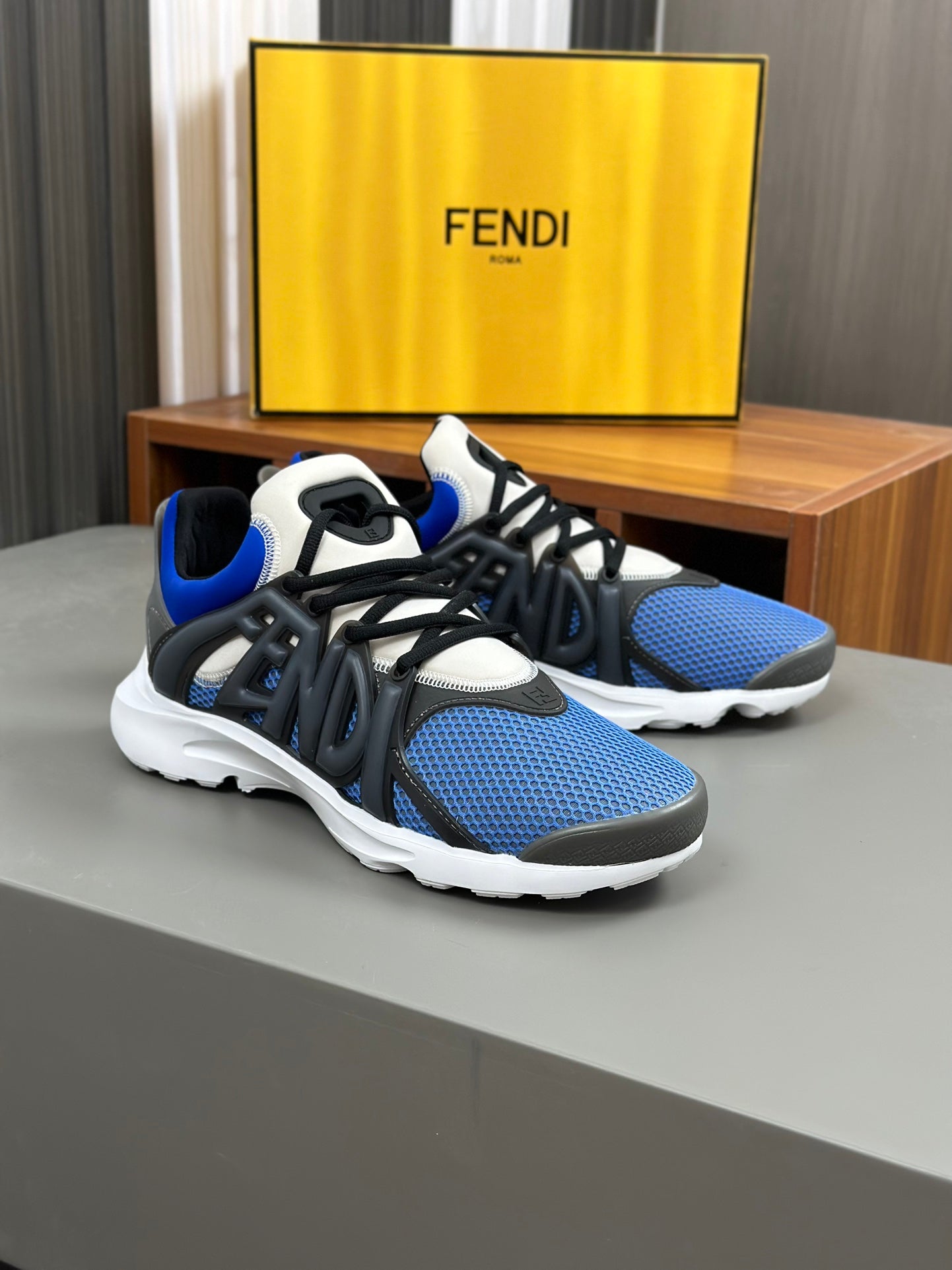 FENDI sneakers 134