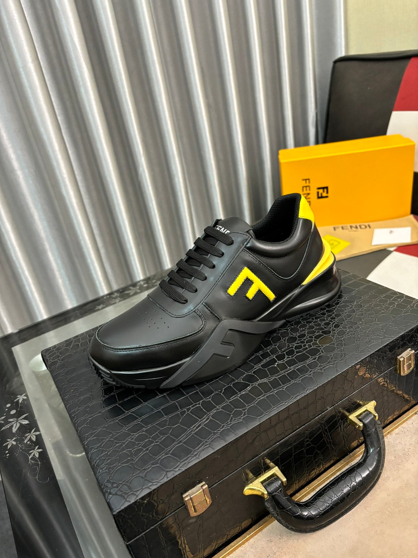 FENDI sneakers 138