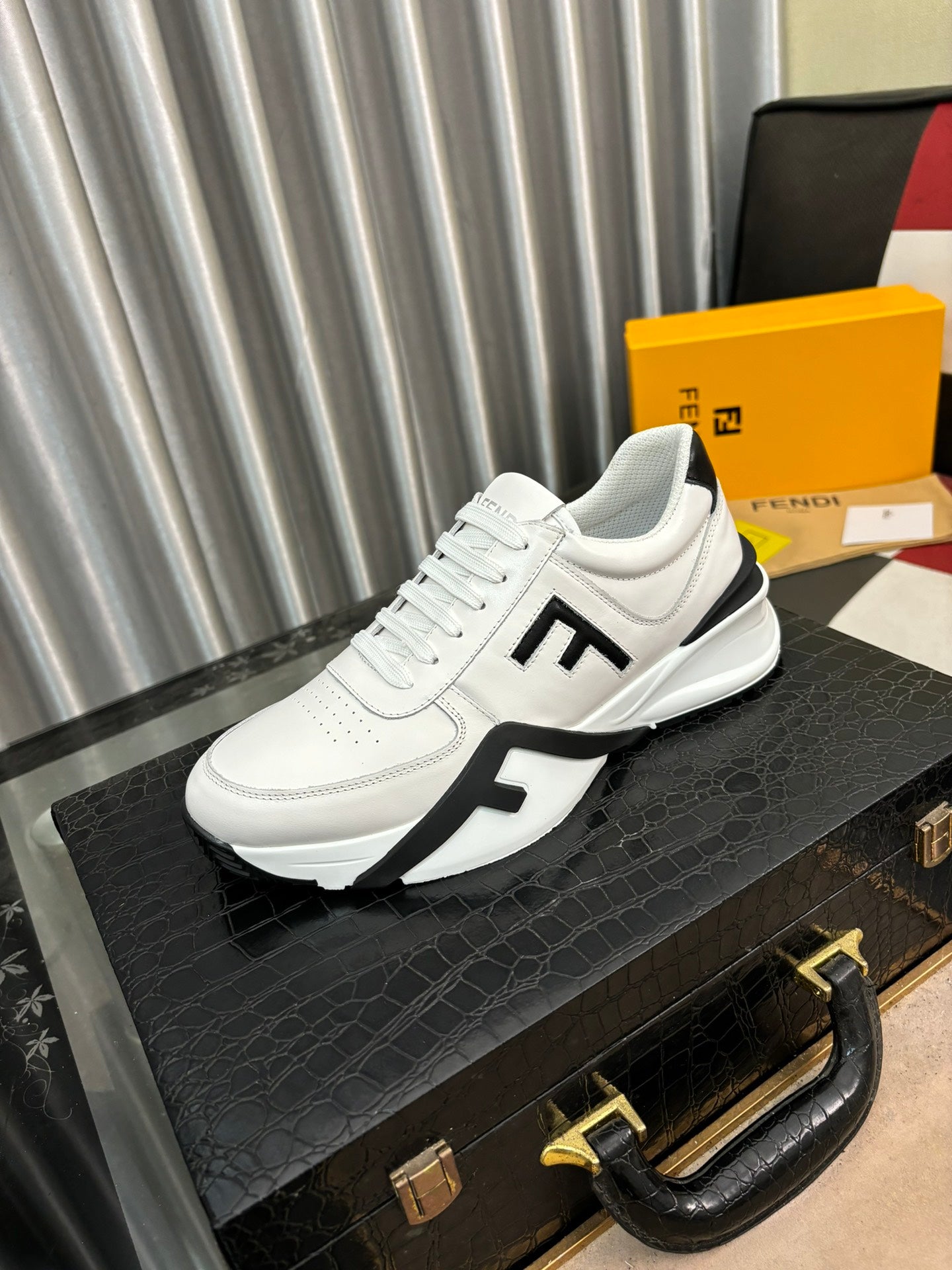 FENDI sneakers 141