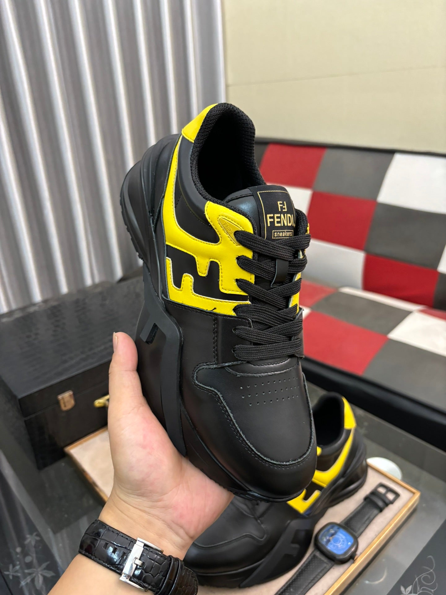 FENDI sneakers 142